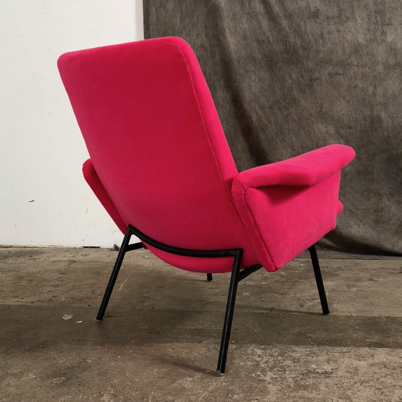 pierre-guariche-armchairs0002