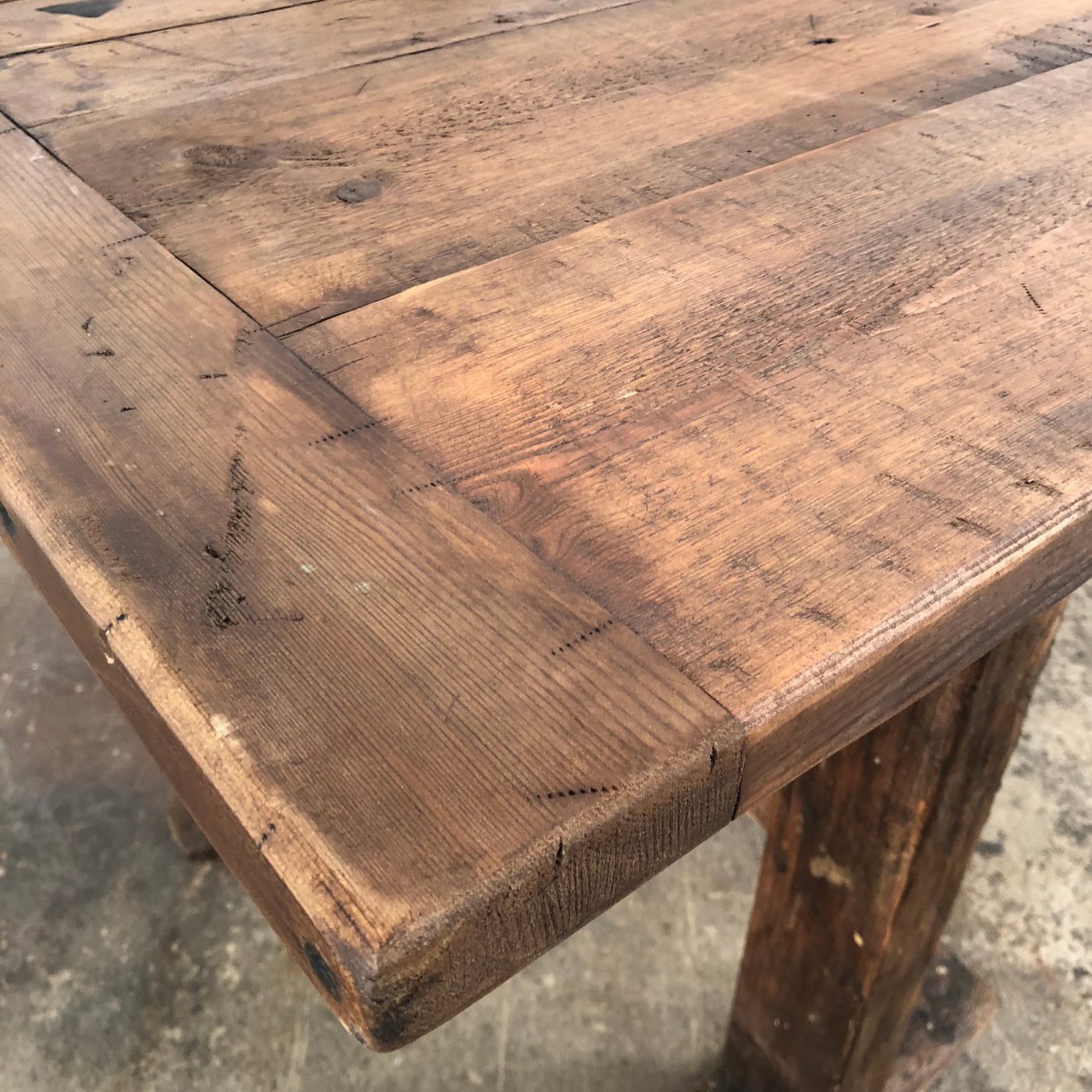 simple-trestle-table0006