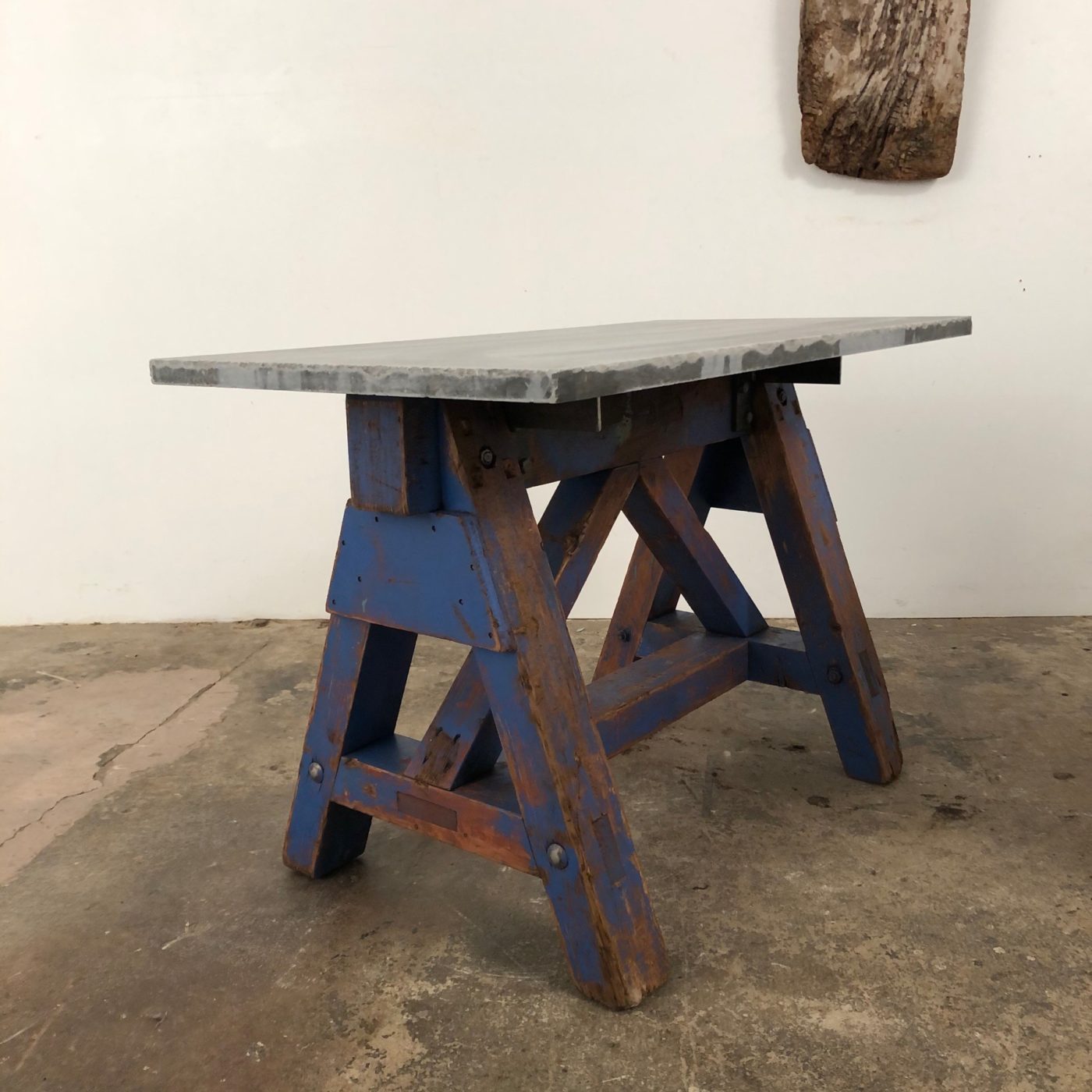 blue-stone-tables0000