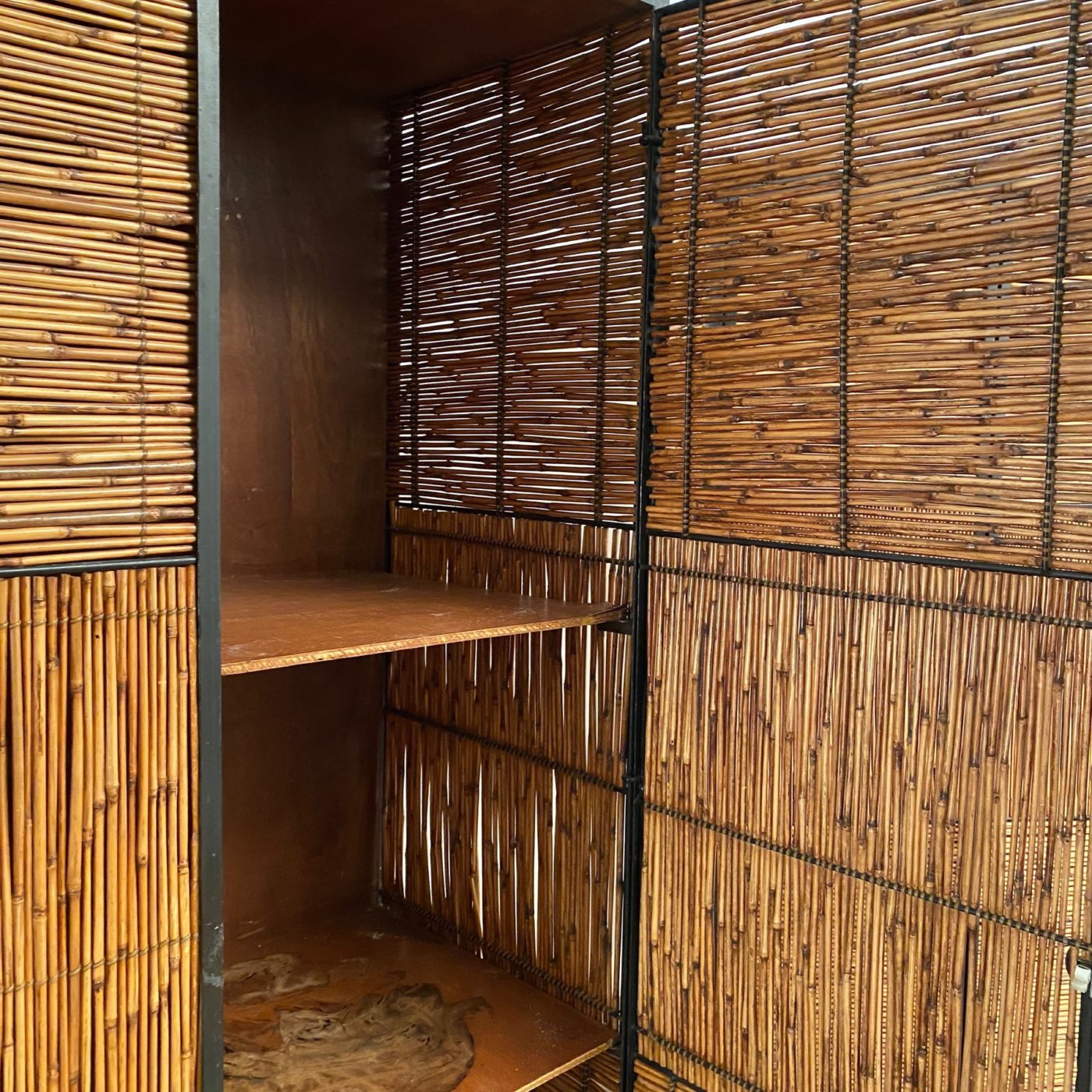 vintage-rattan-cupboard0003