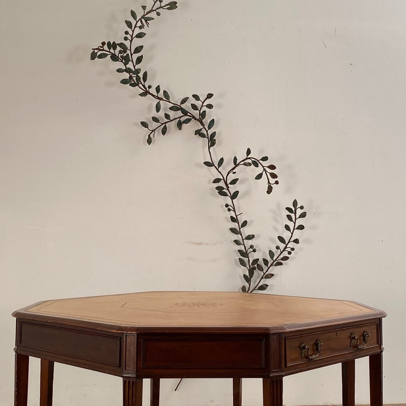 howard-and-sons- table0002