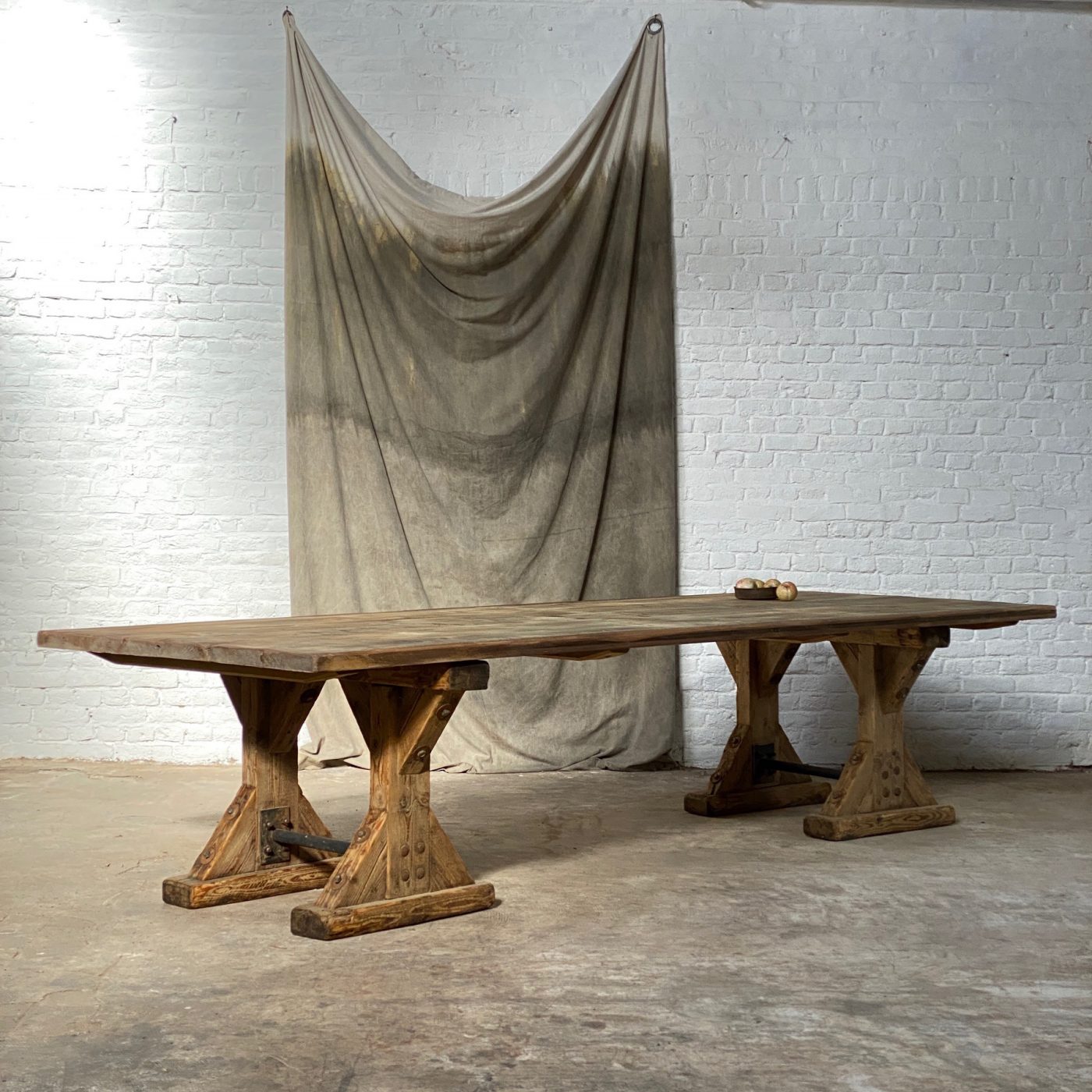 massive-trestle-table0001