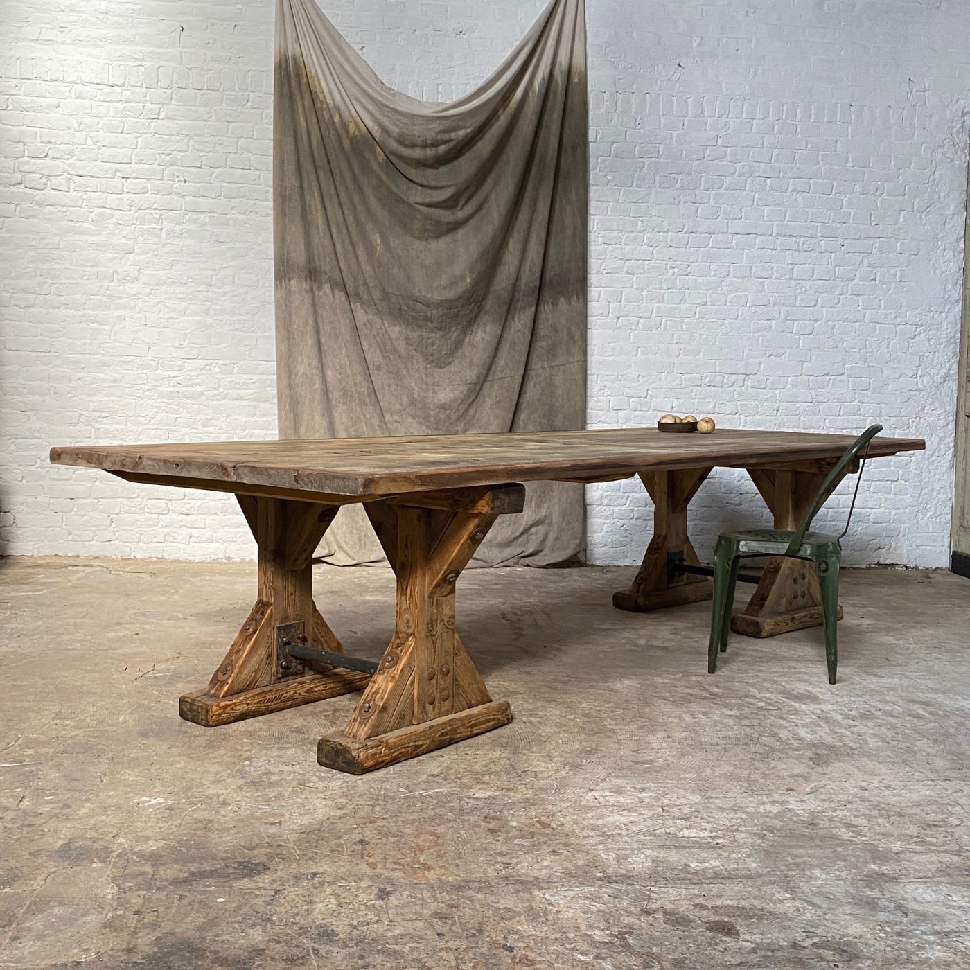 massive-trestle-table0004