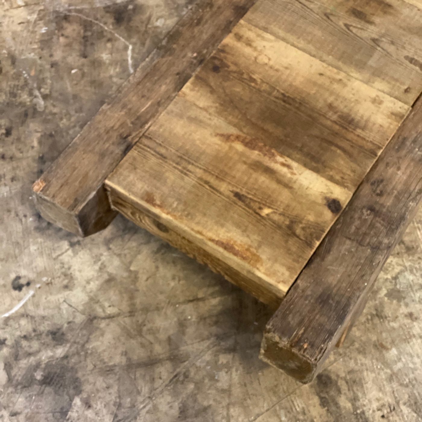 primitive.coffee-table0004