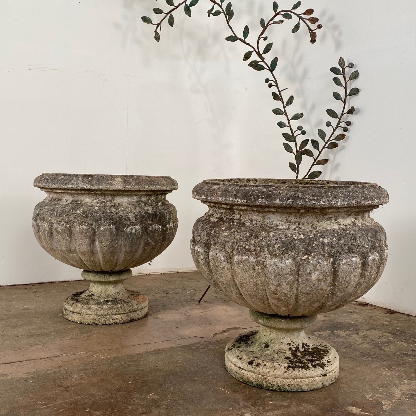 large-concrete-urns0000