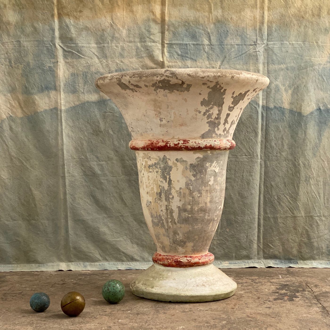 large-concrete-urn0000