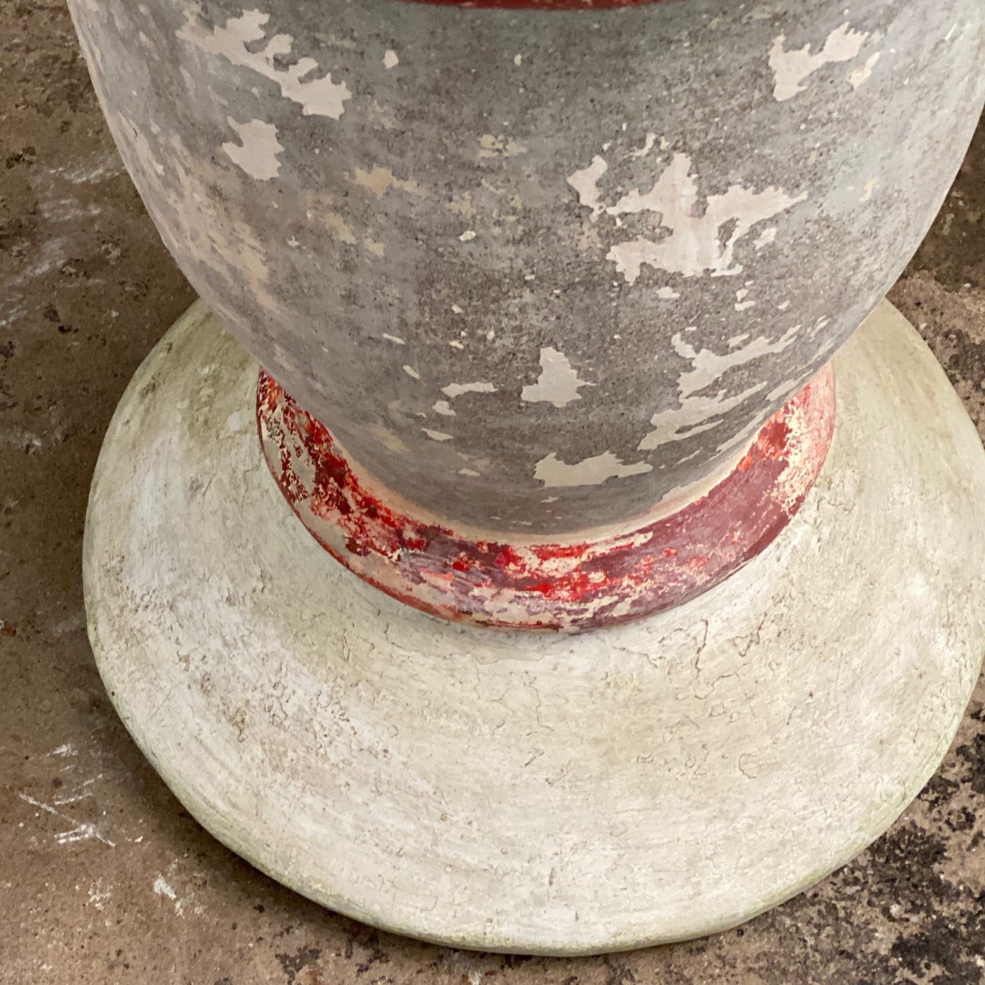 large-concrete-urn0004