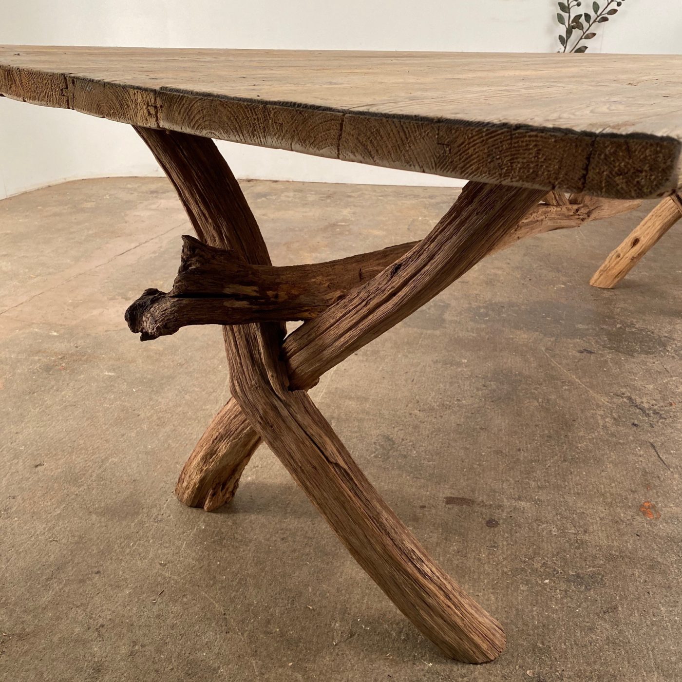 large-wooden-table0000