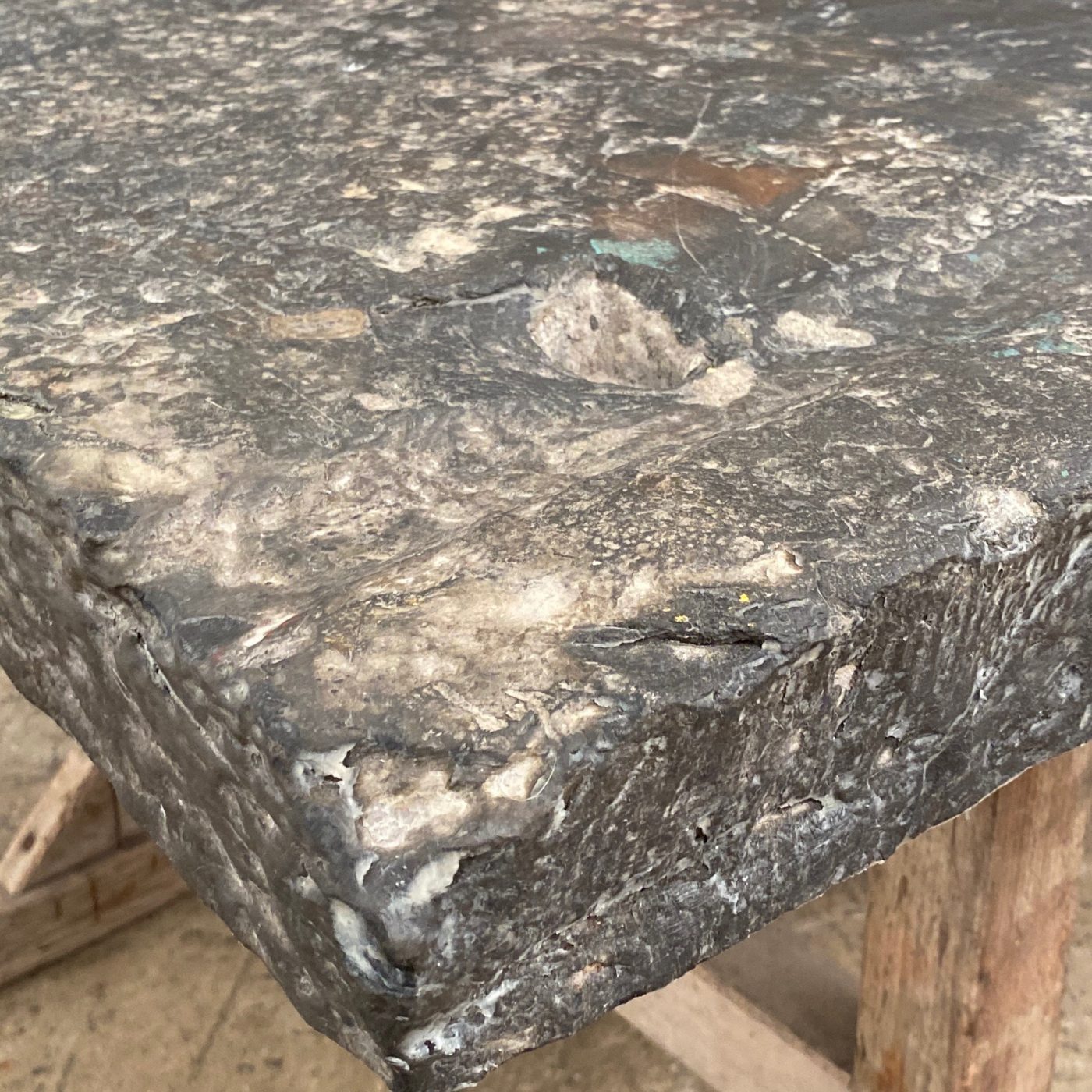 massive-stone-table0001