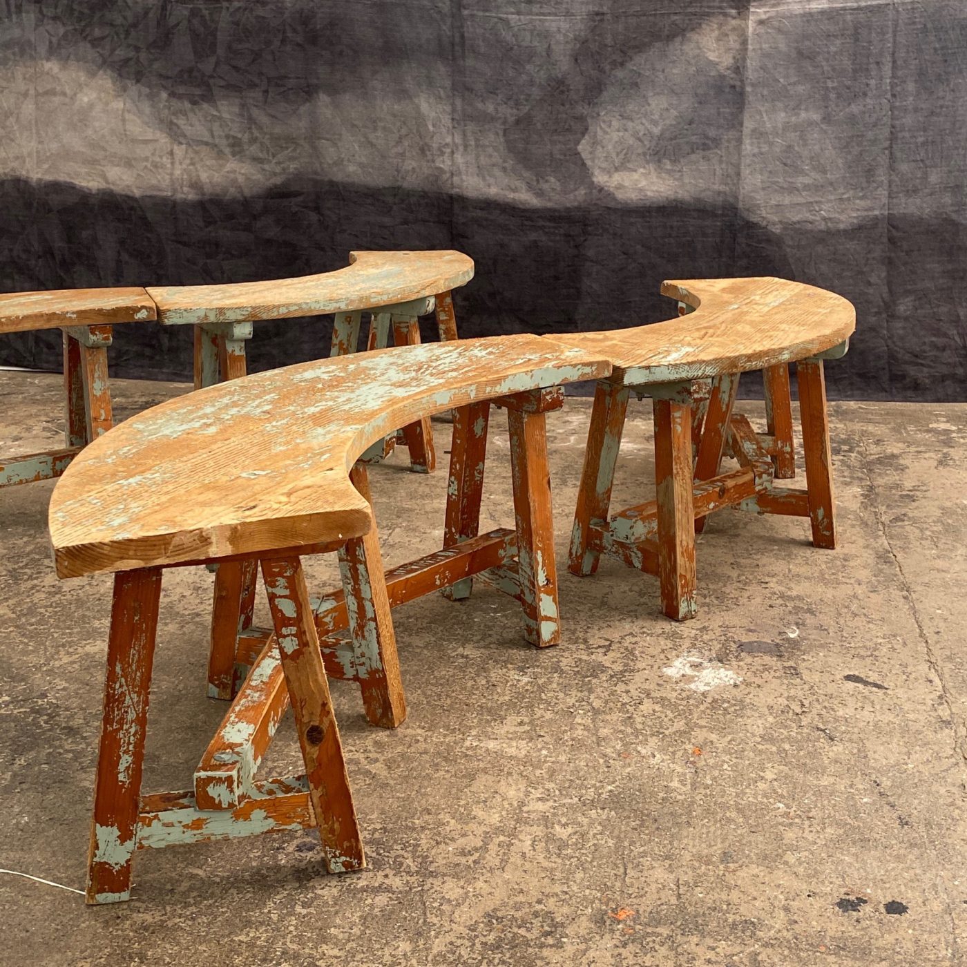 wooden-circular-benches0001