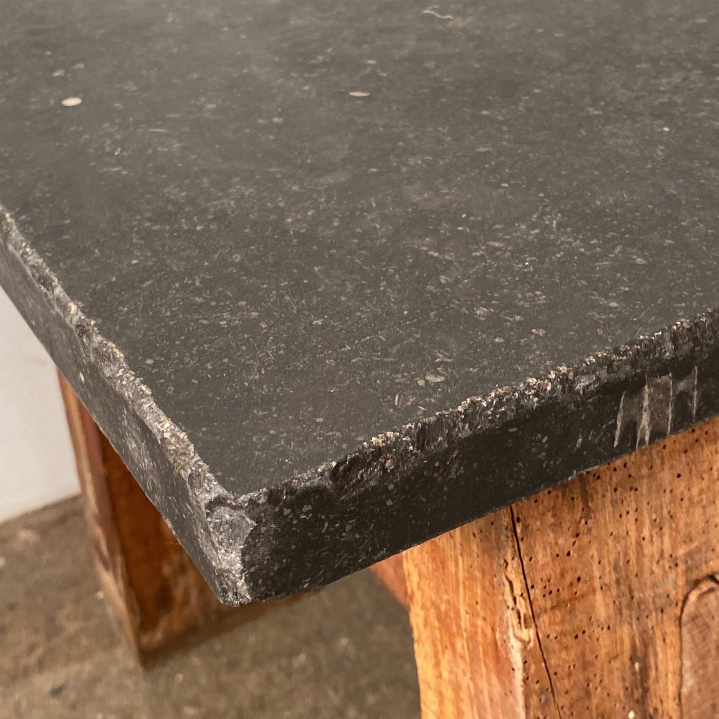 blue-stone-table0002