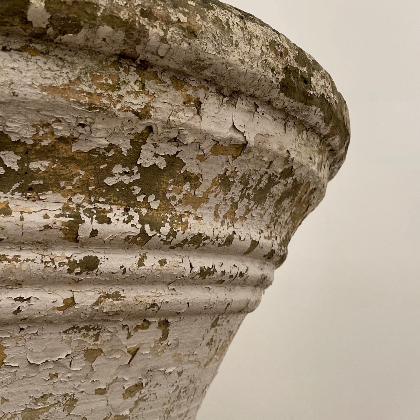 large-concrete-urn0004