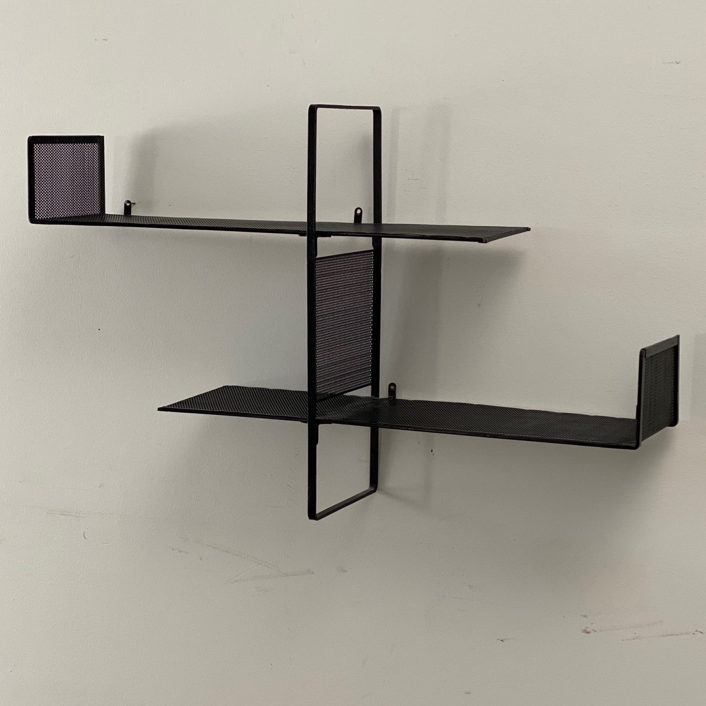 matthieu-mategot-shelf0000