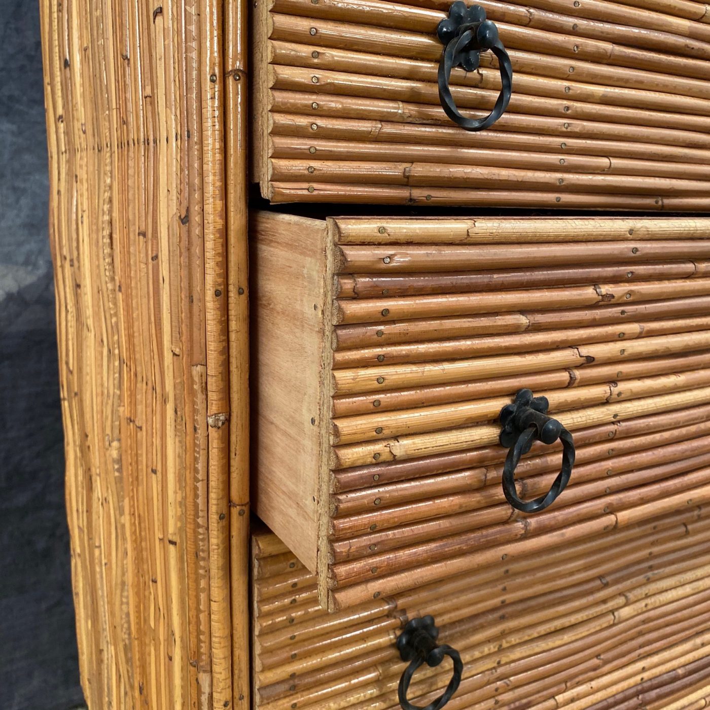 vintage-rattan-chest0002