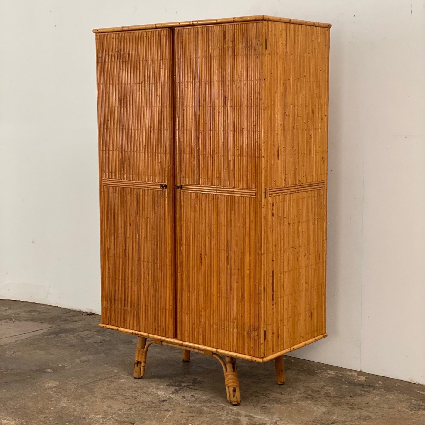 vintage-rattan-cupboard0002