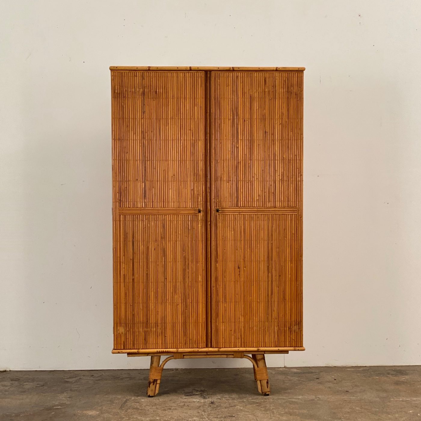 vintage-rattan-cupboard0004