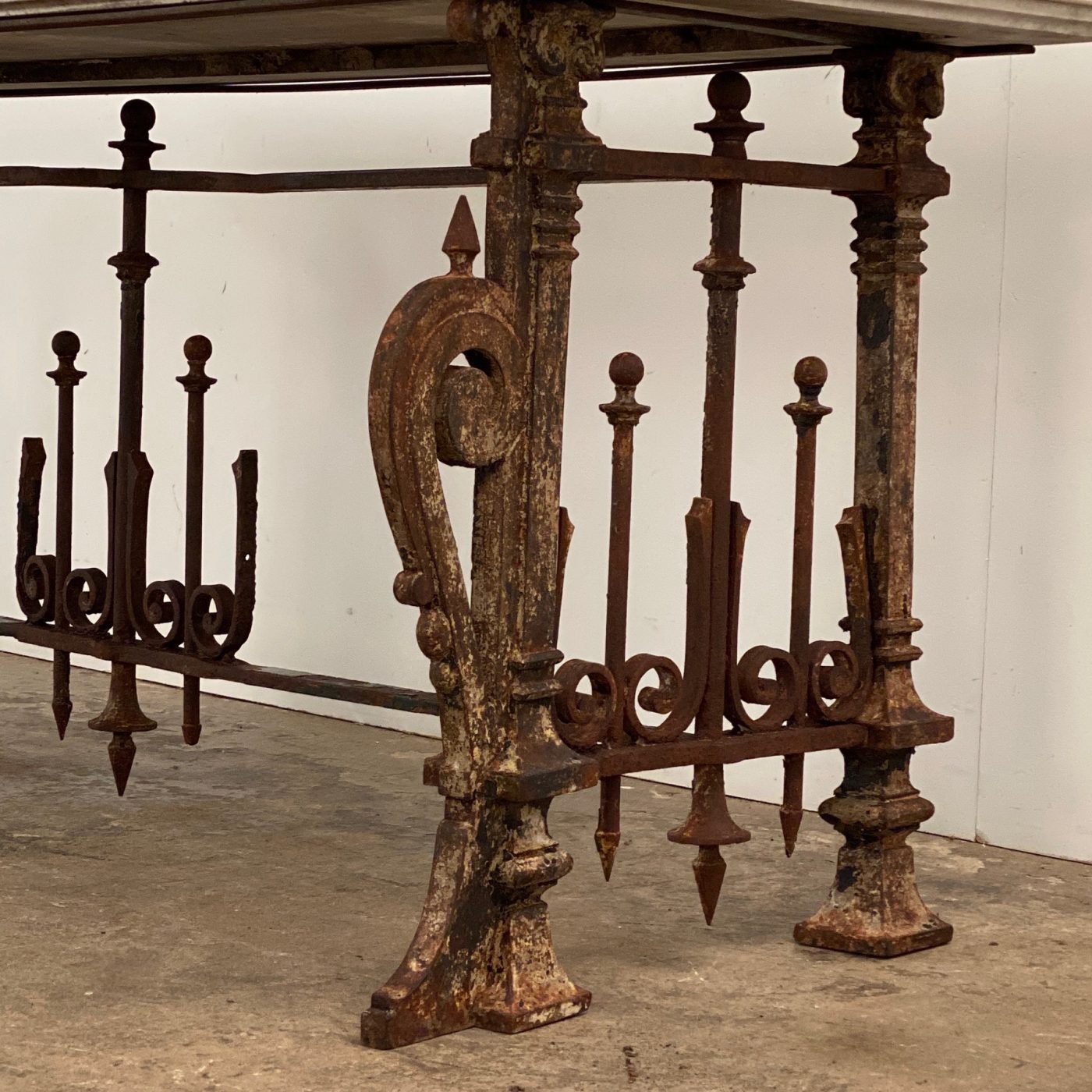 wrought-iron-shop-table0012