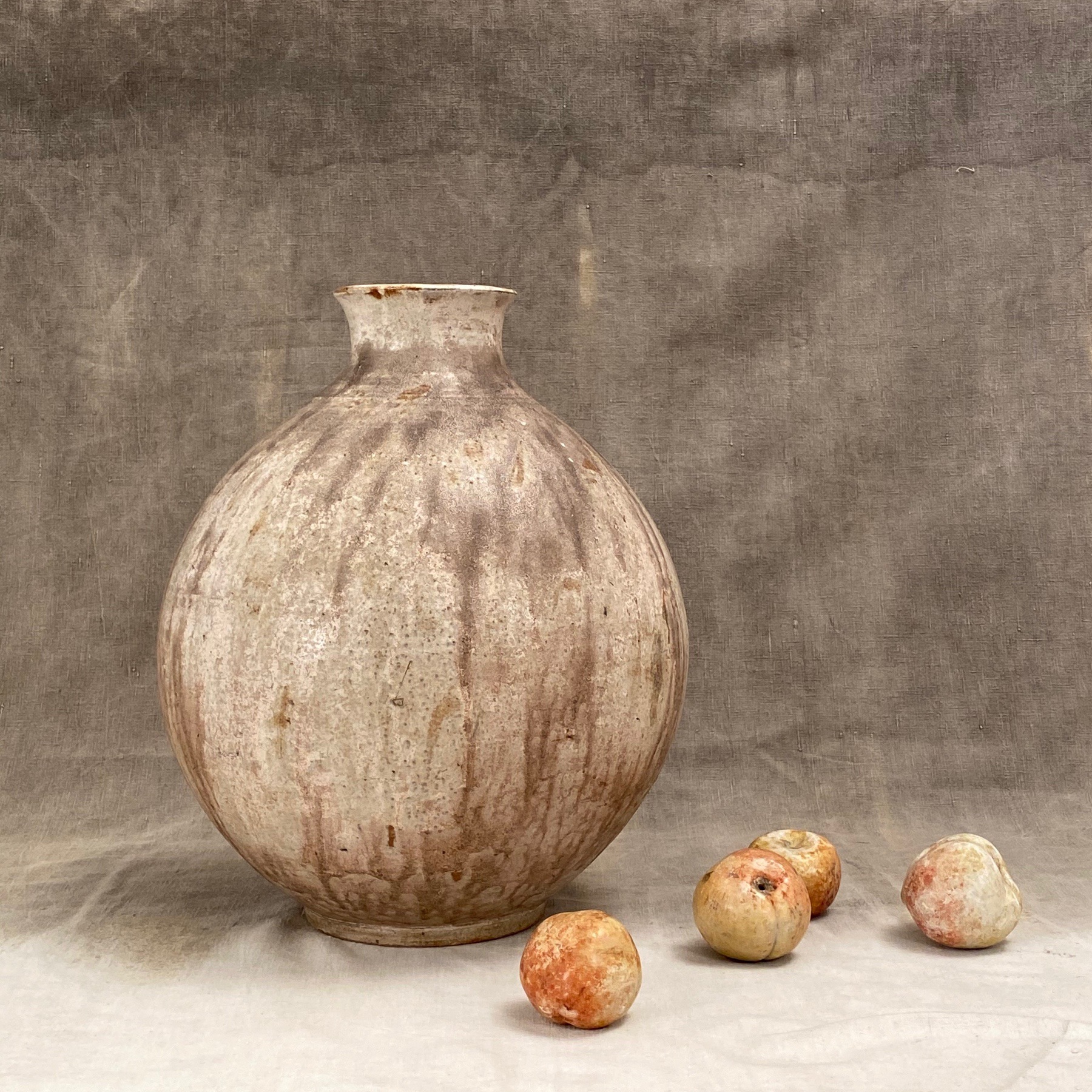 huge sandstone vase – Objet Vagabond