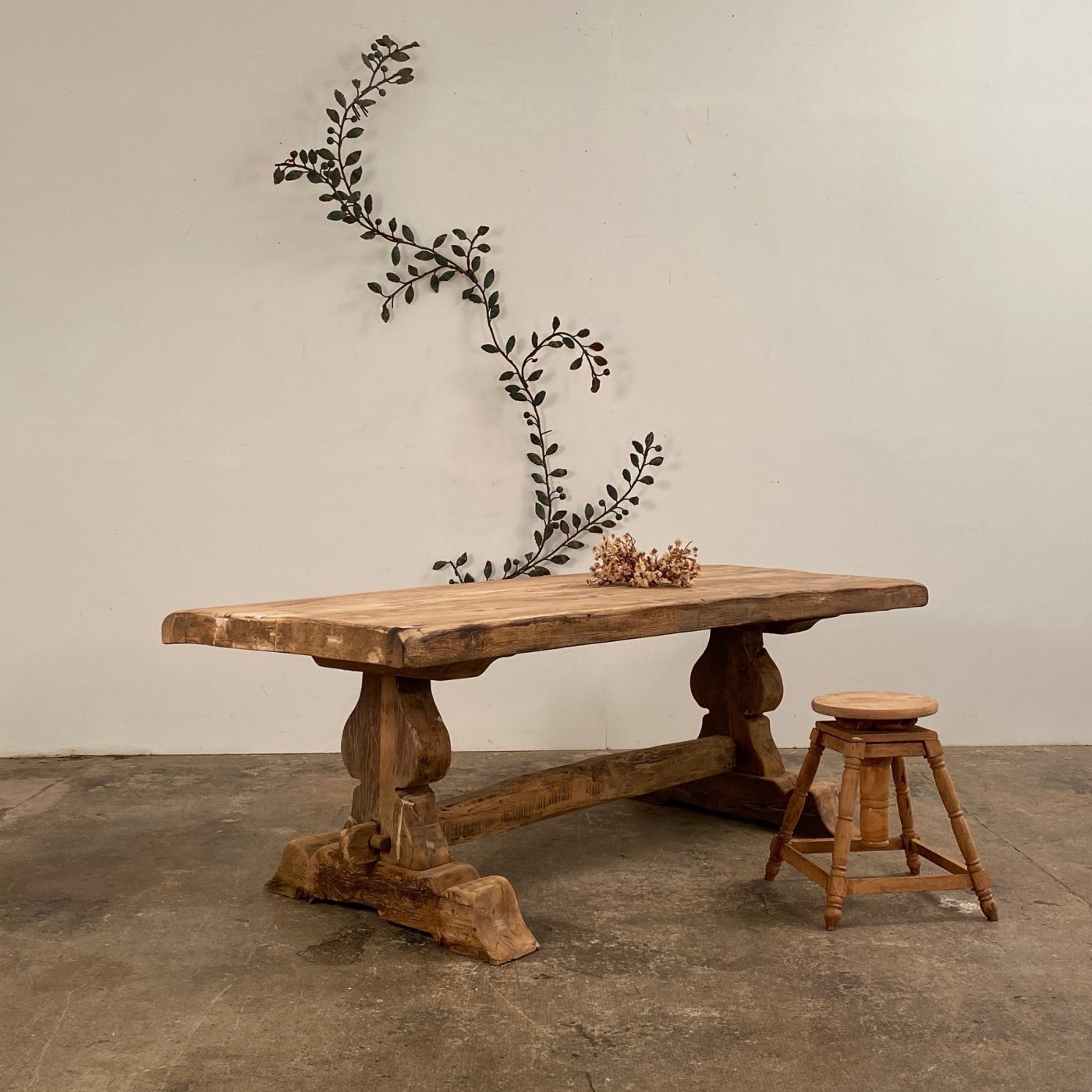 massive-farm-table0005