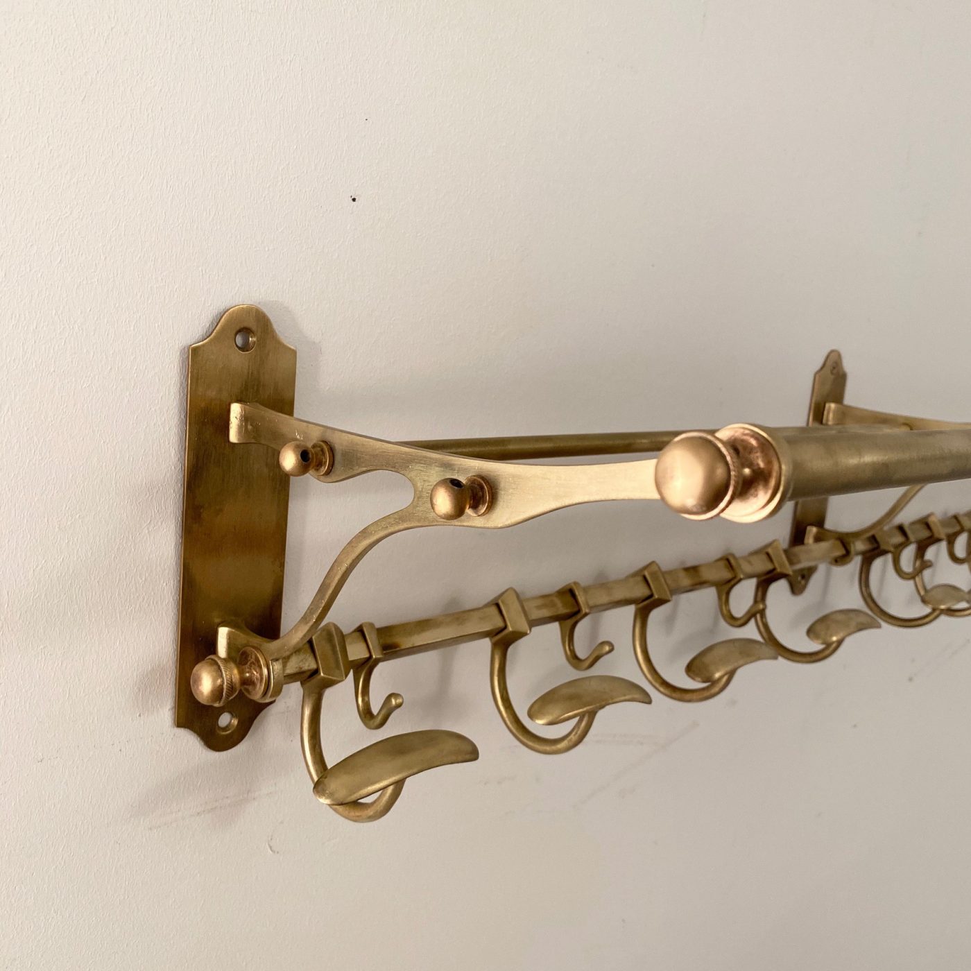 objet-vagabond-brass-coatrack0000