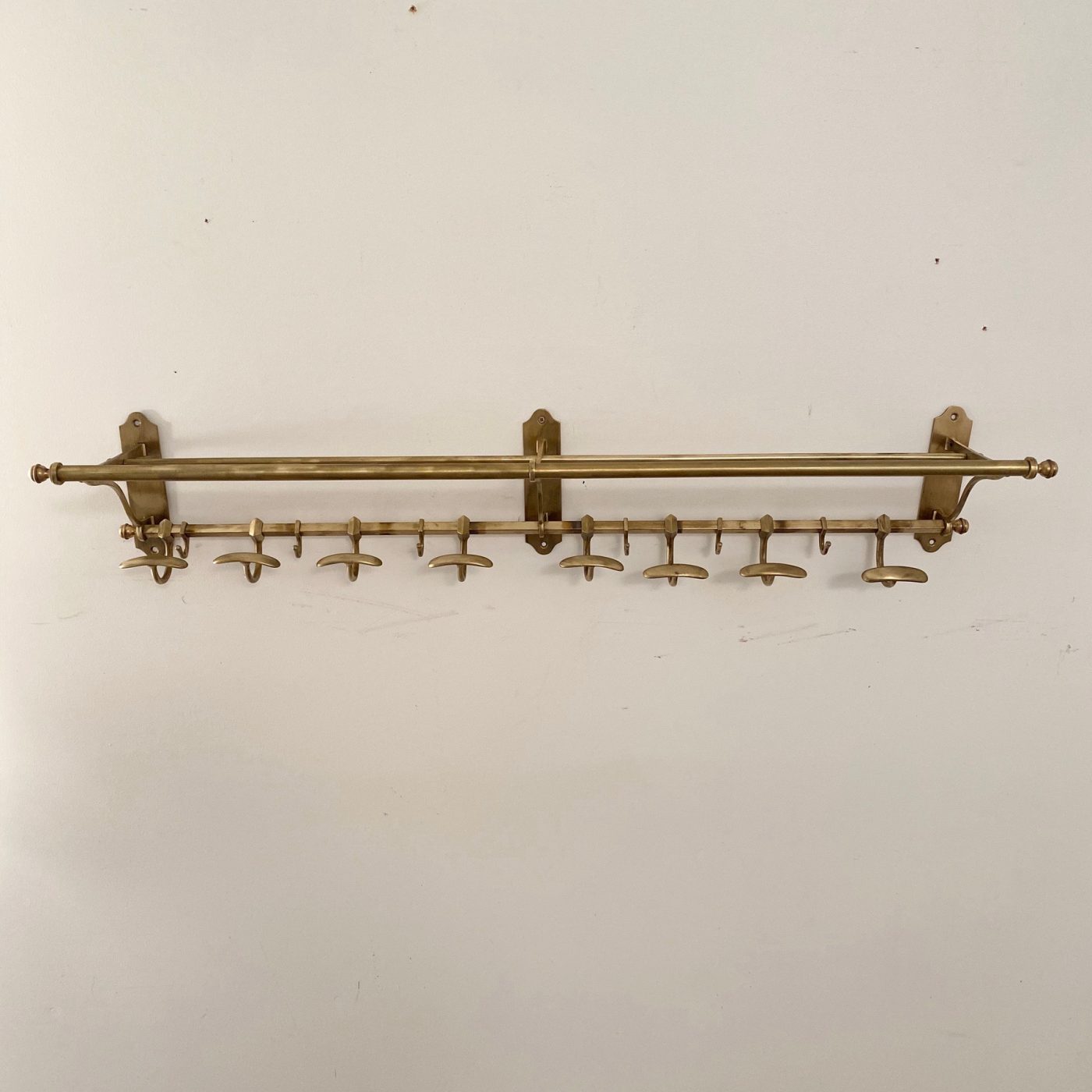 objet-vagabond-brass-coatrack0004