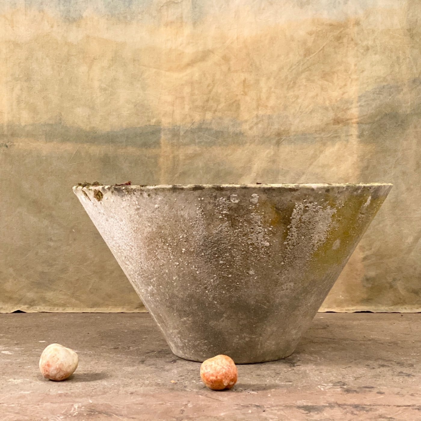 objet-vagabond-concrete-planter0003