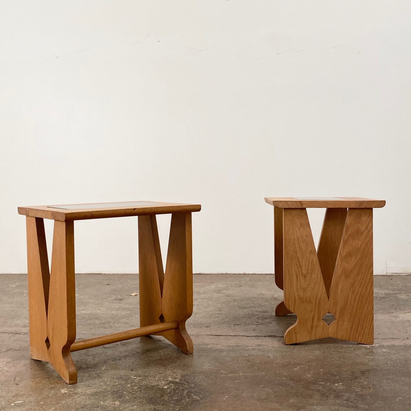 objet-vagabond-guillerme-side-tables0002