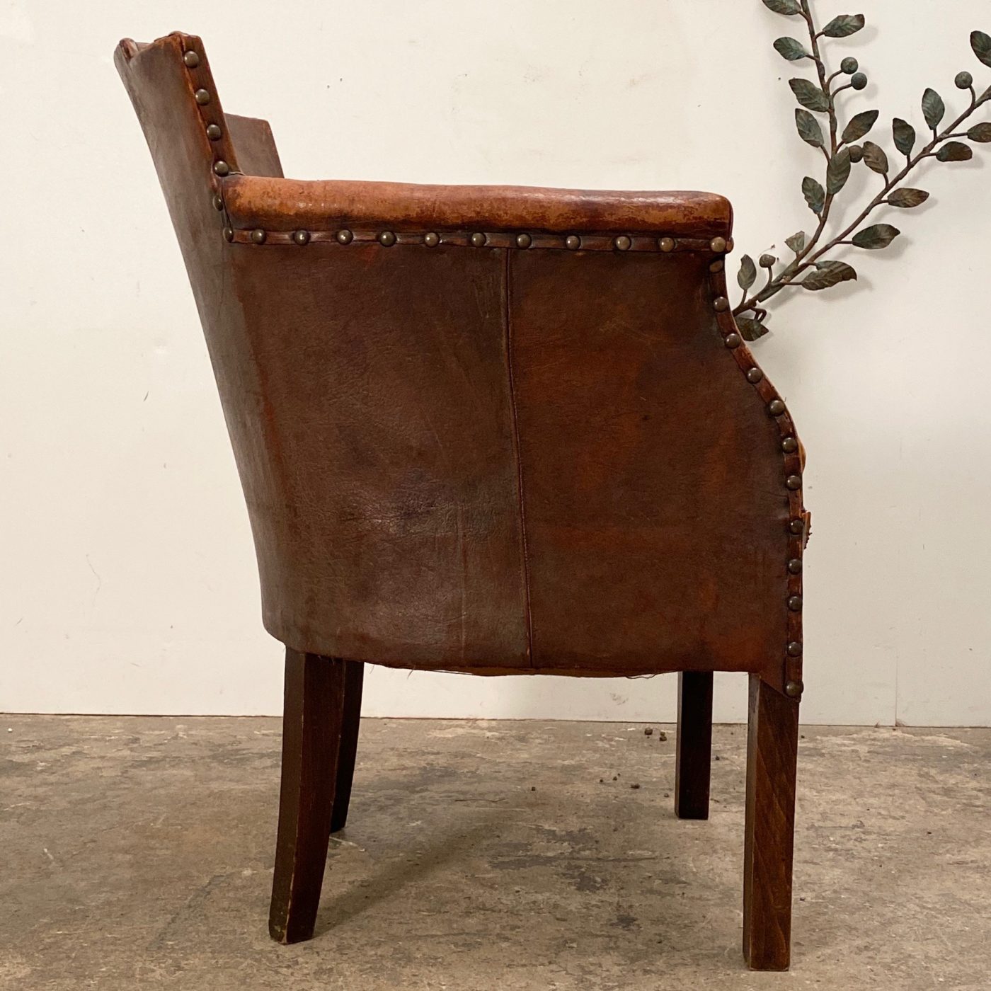 objet-vagabond-leather-armchair0003