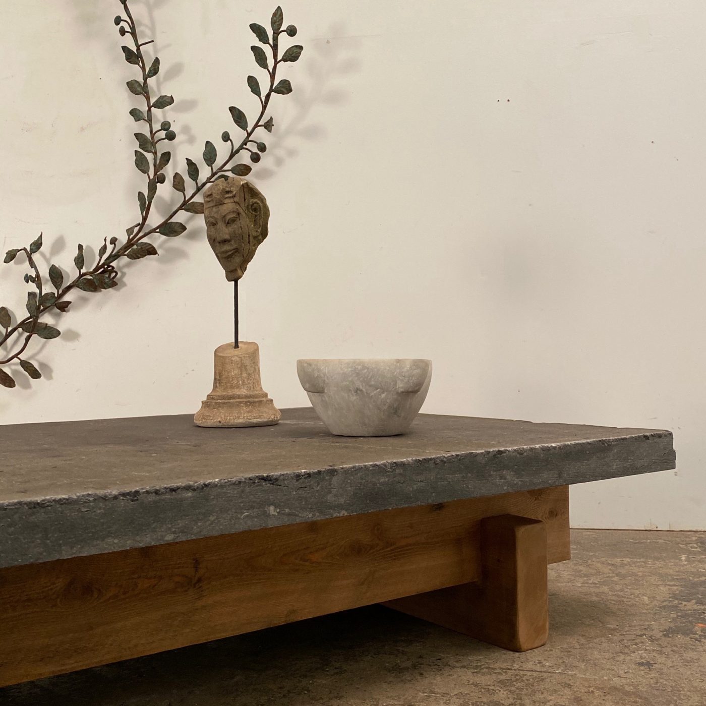 objet-vagabond-stone-table0004