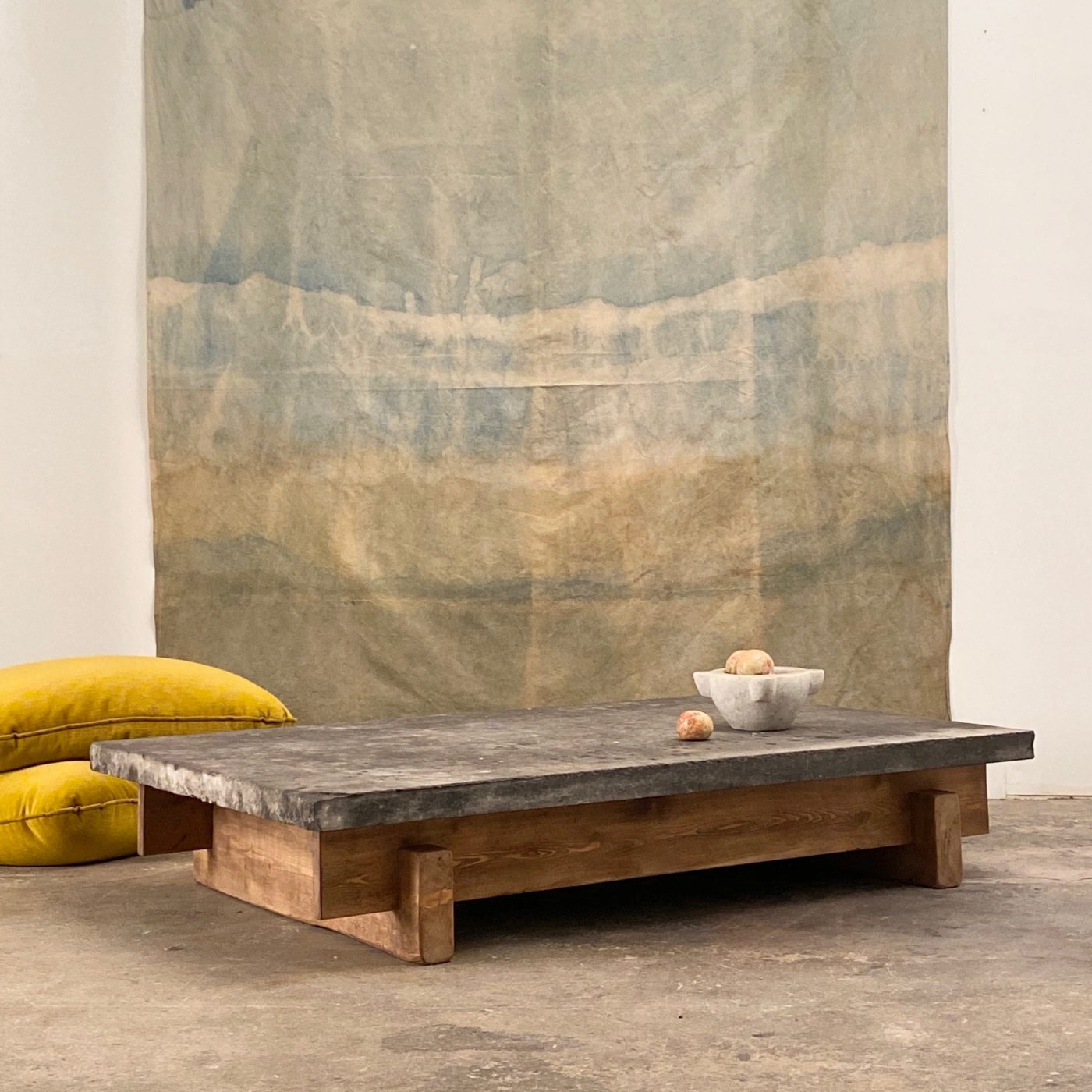 objet-vagabond-stone-table0004