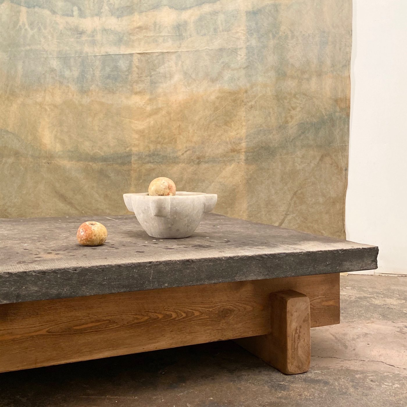 objet-vagabond-stone-table0005