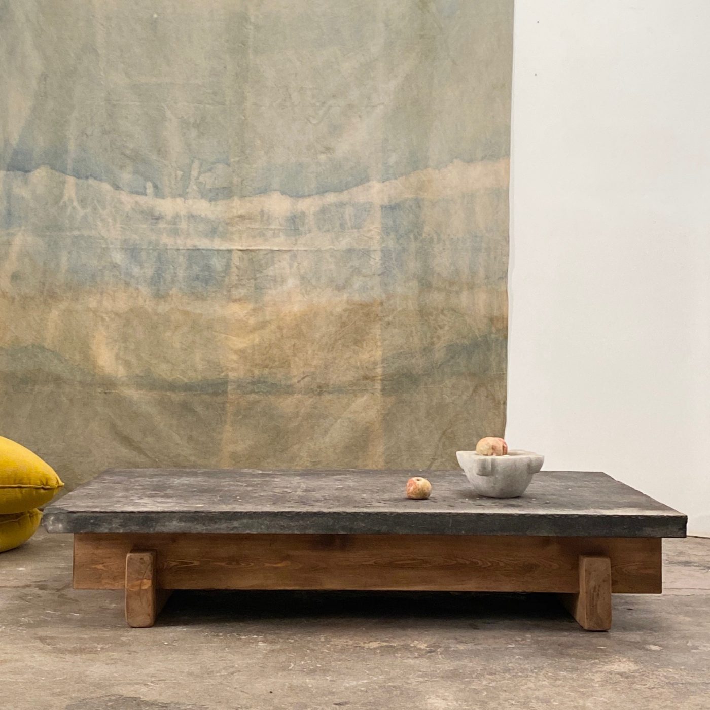 objet-vagabond-stone-table0006