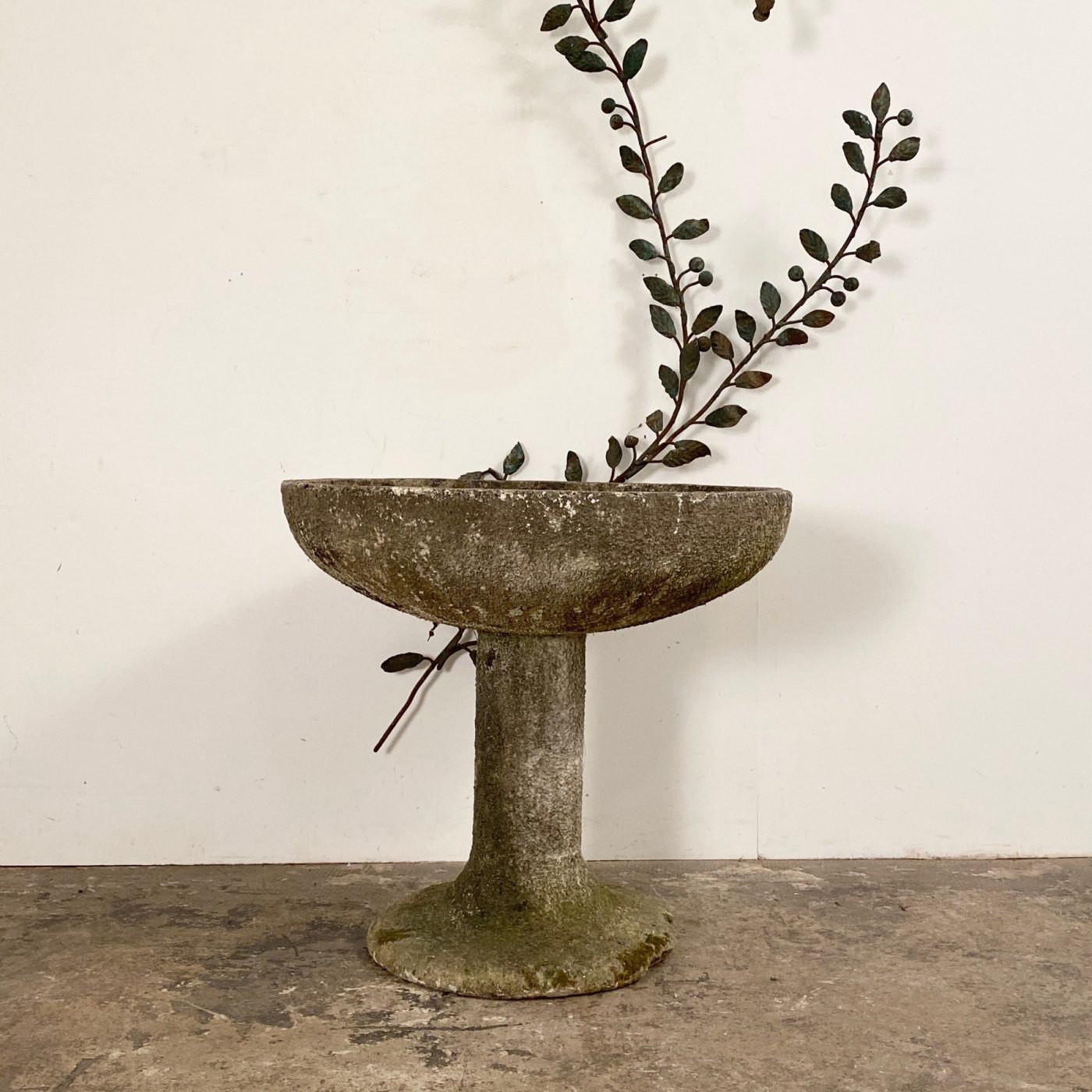 objet-vagabond-concrete-planter0002