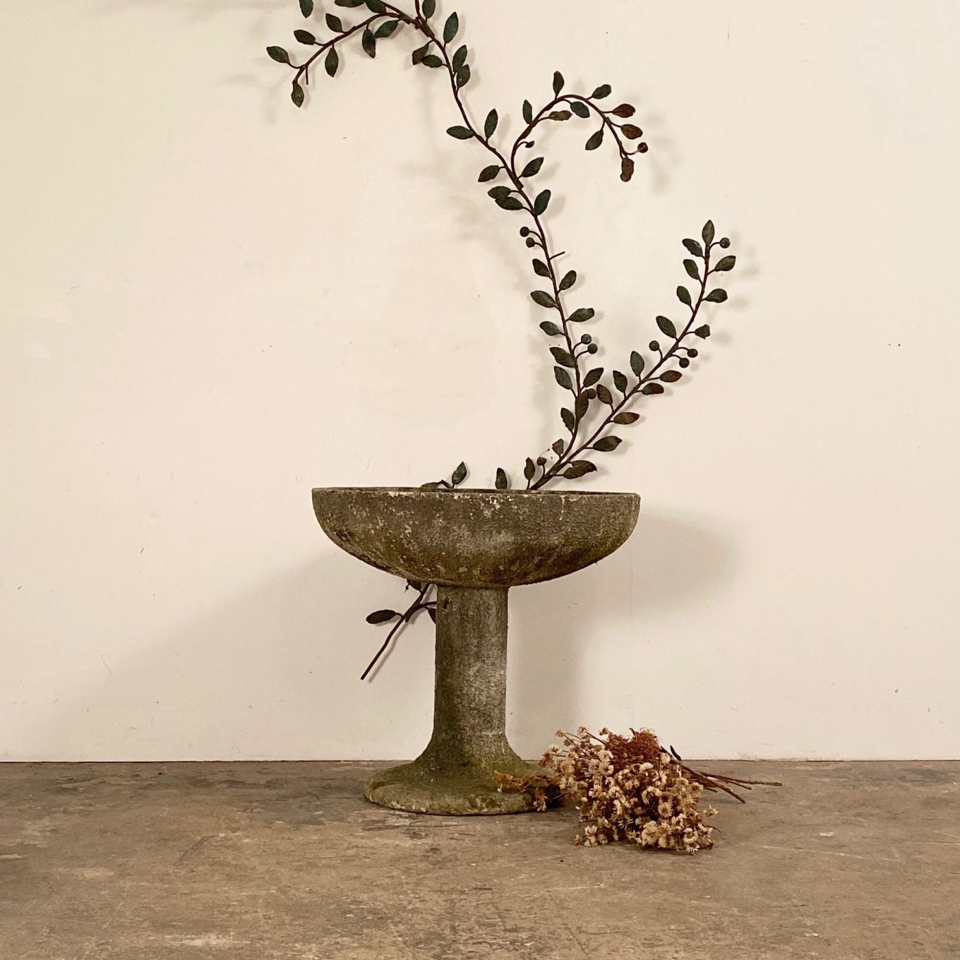 objet-vagabond-concrete-planter0004