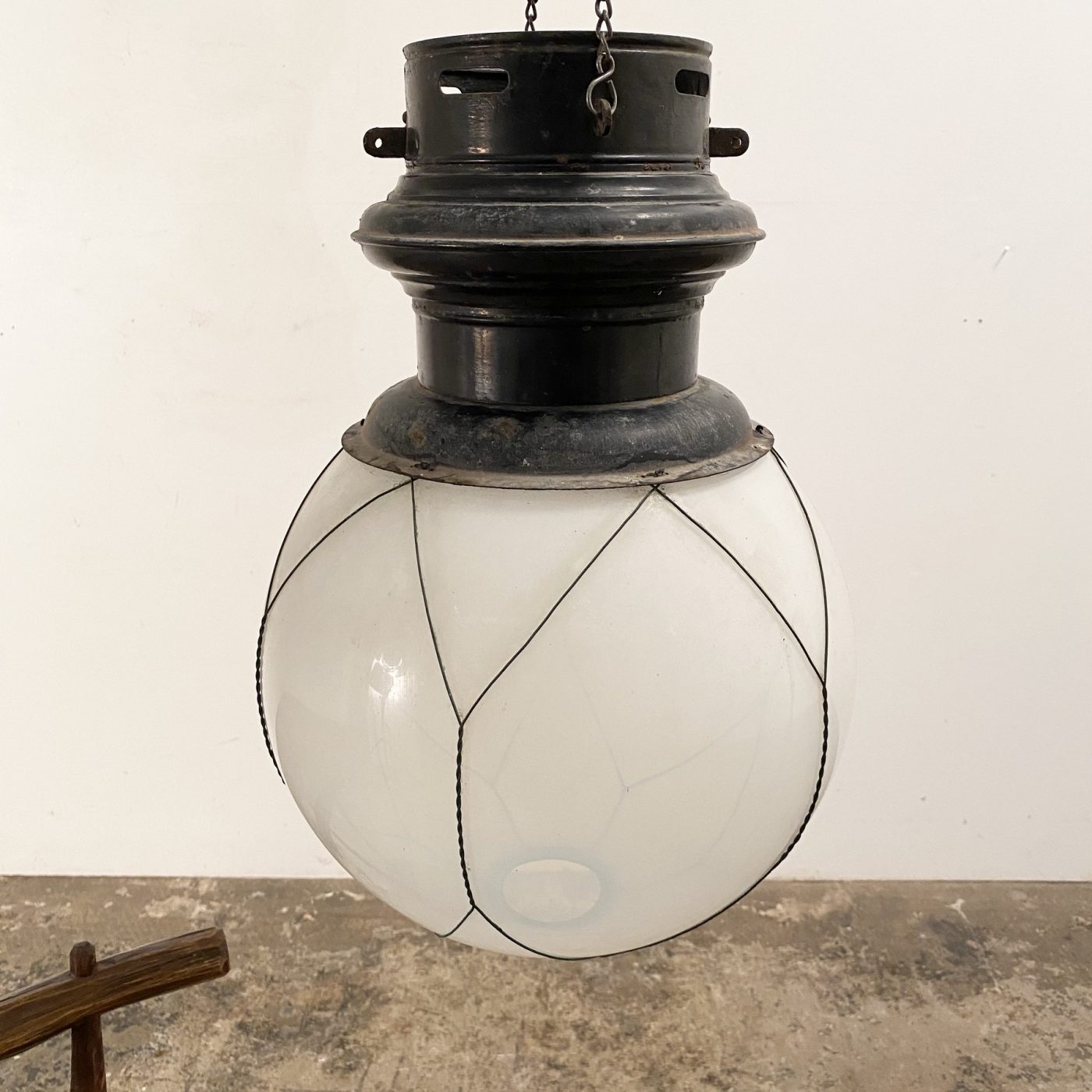 objet-vagabond-industrial-lantern0003