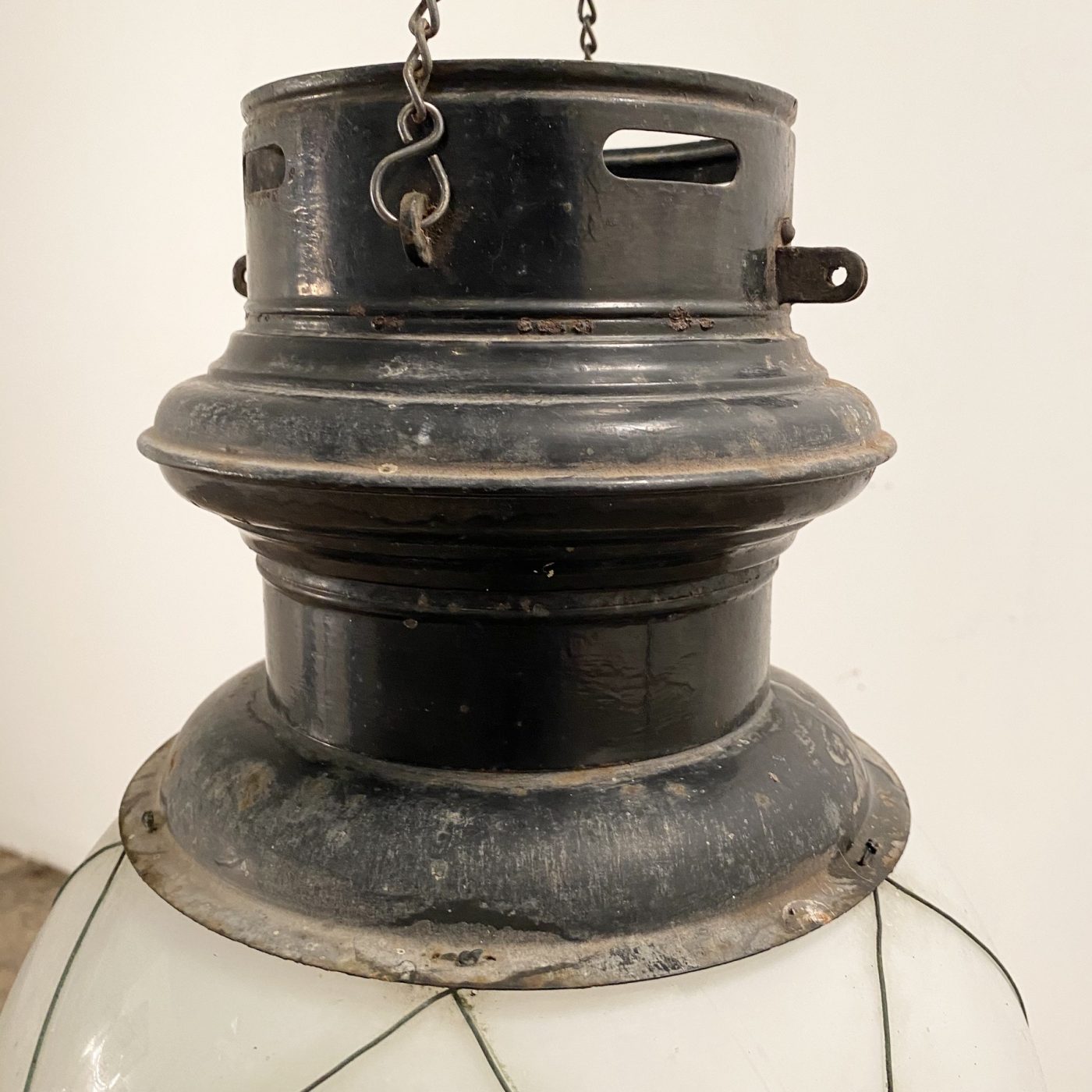 objet-vagabond-industrial-lantern0006