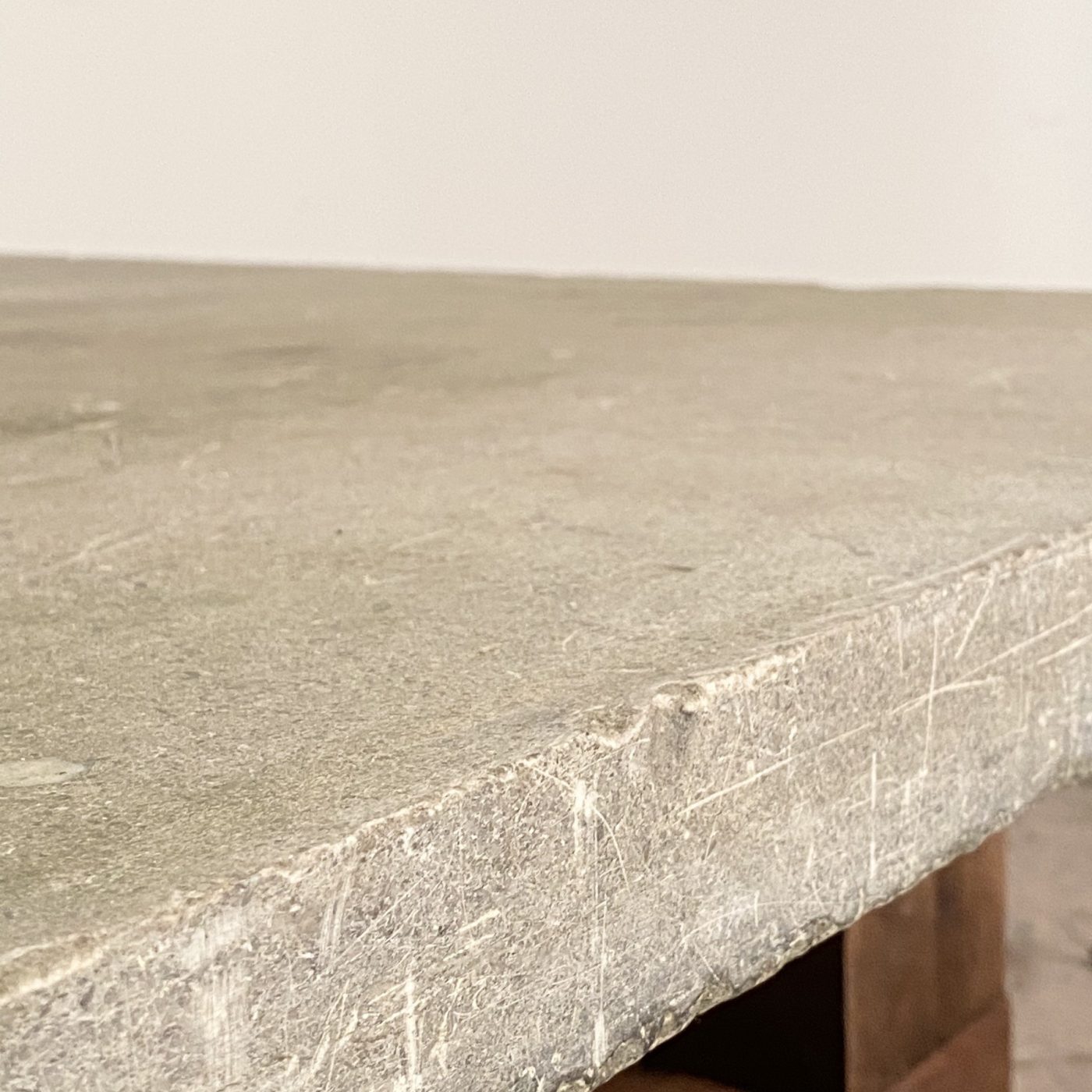 objet-vagabond-stone-low-table0002