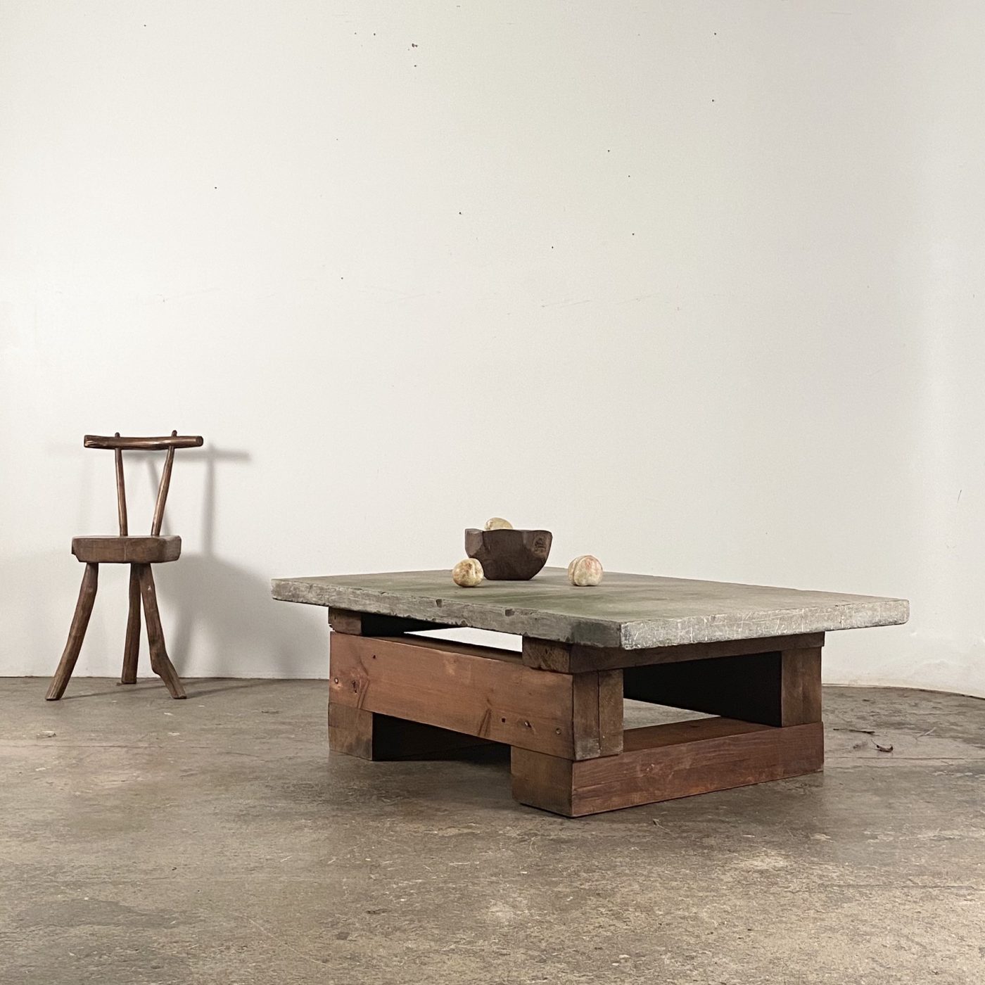 objet-vagabond-stone-low-table0005