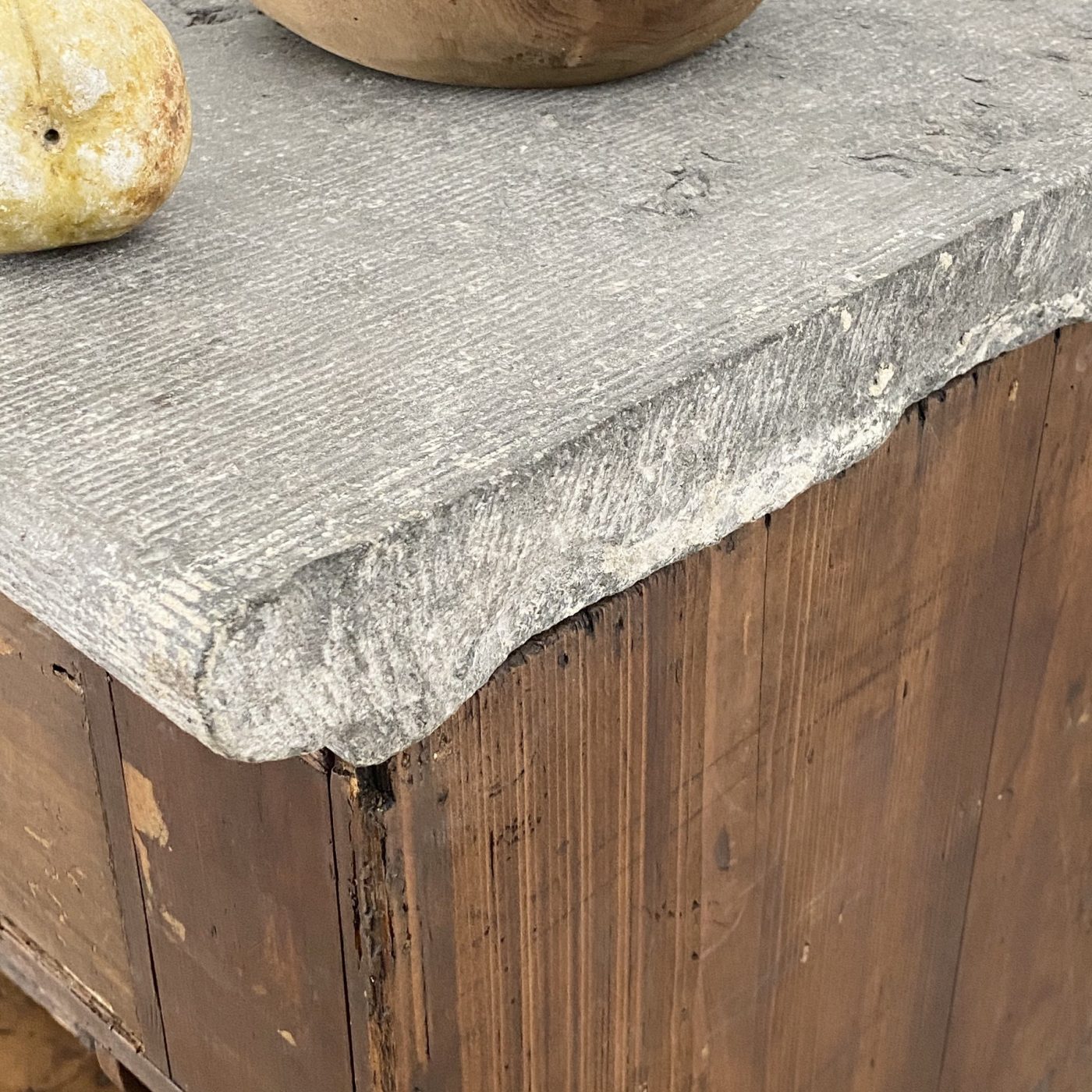 objet-vagabond-stone-buffet0002