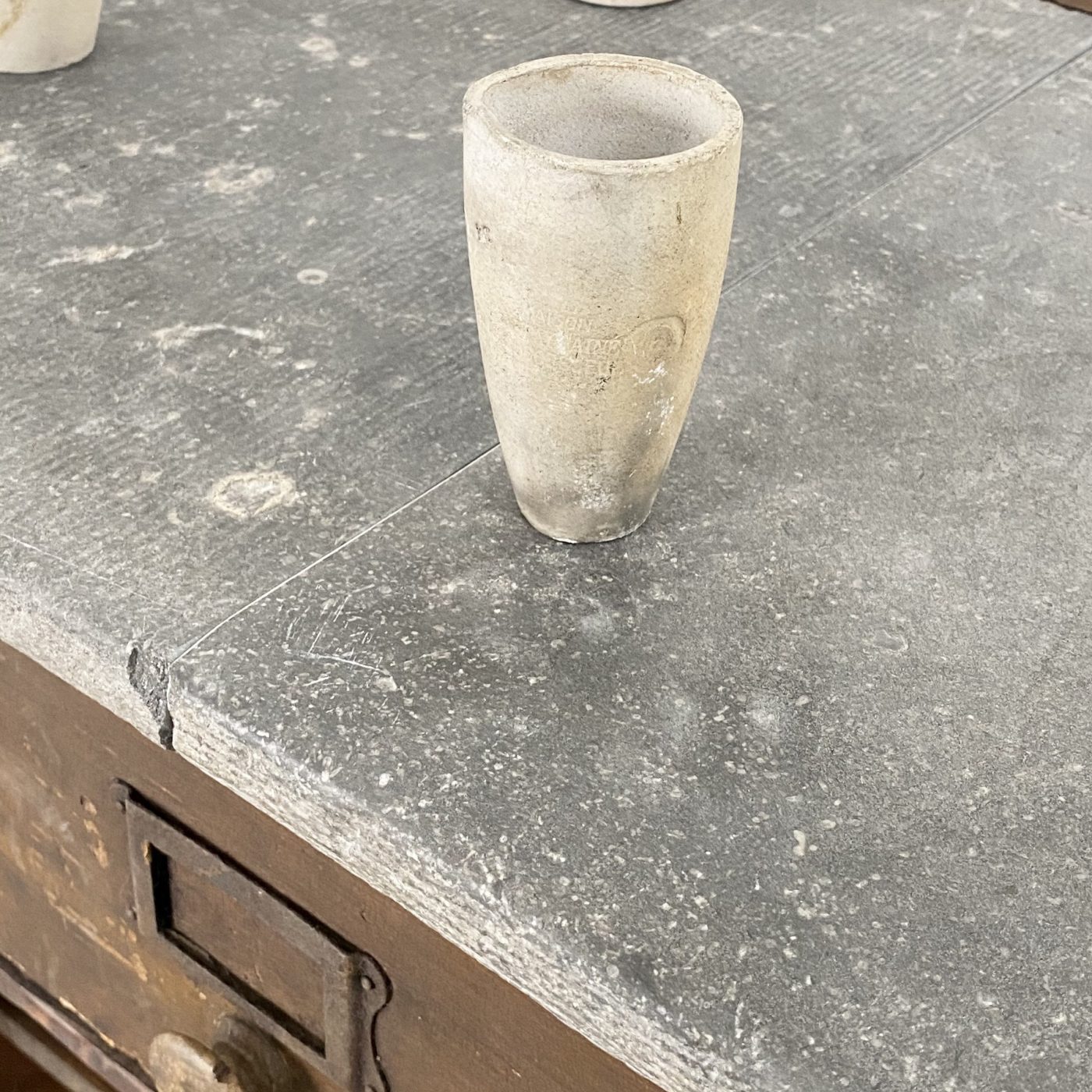 objet-vagabond-stone-buffet0008