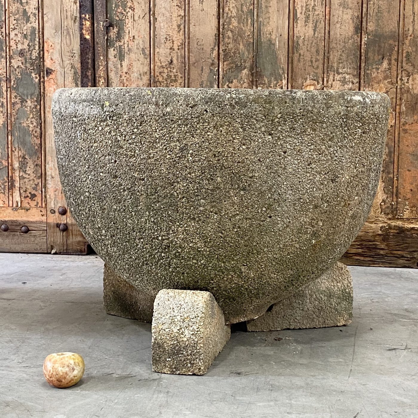 objet-vagabond-concrete-planters0002