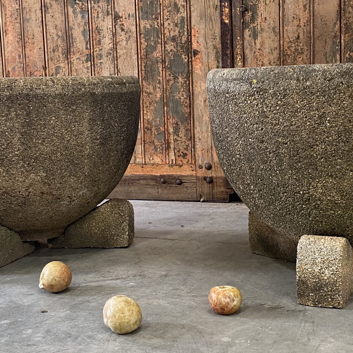 objet-vagabond-concrete-planters0003