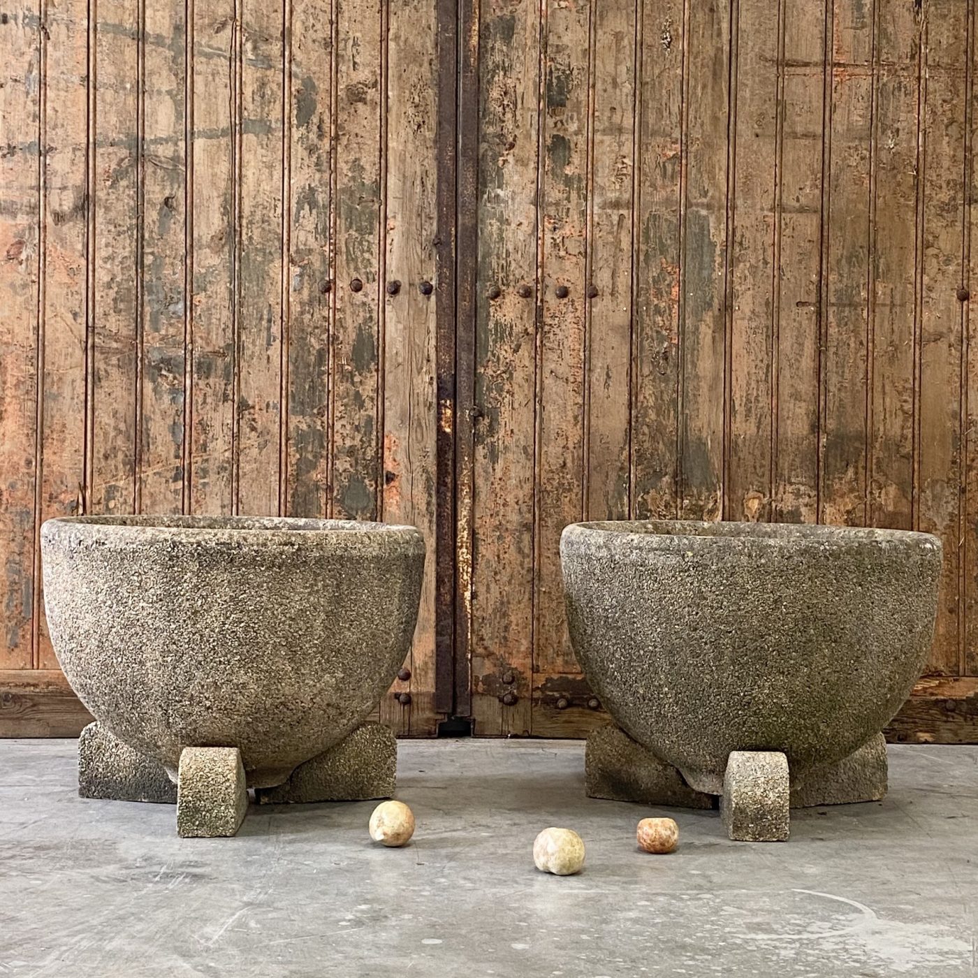 objet-vagabond-concrete-planters0005