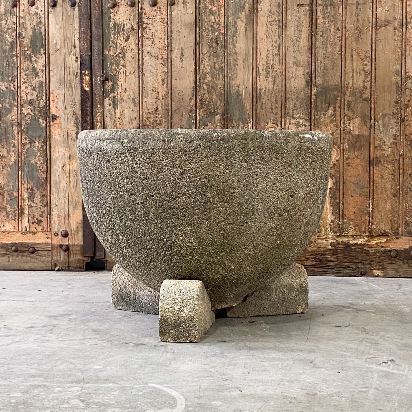 objet-vagabond-concrete-planters0008