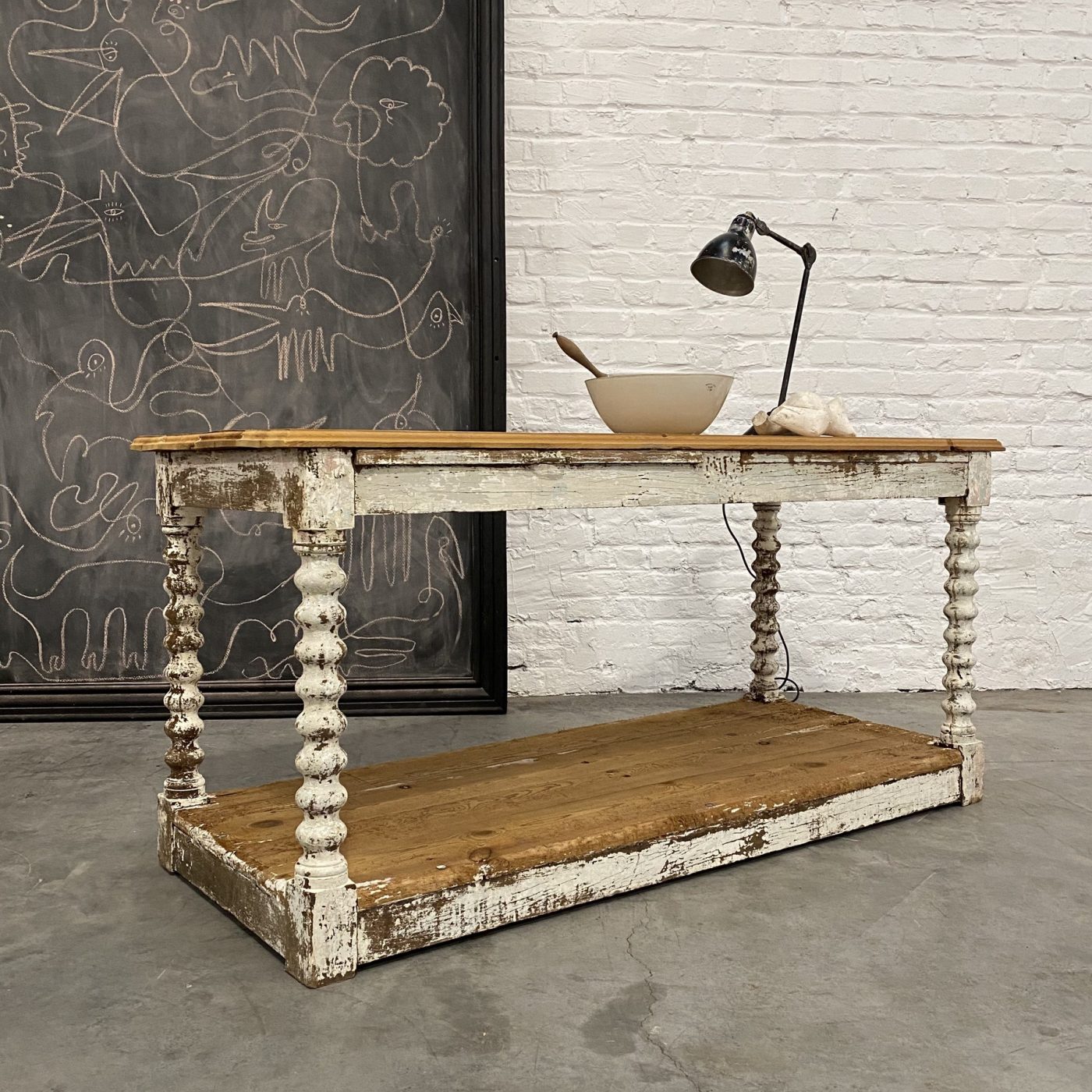 objet-vagabond-draper-table0005