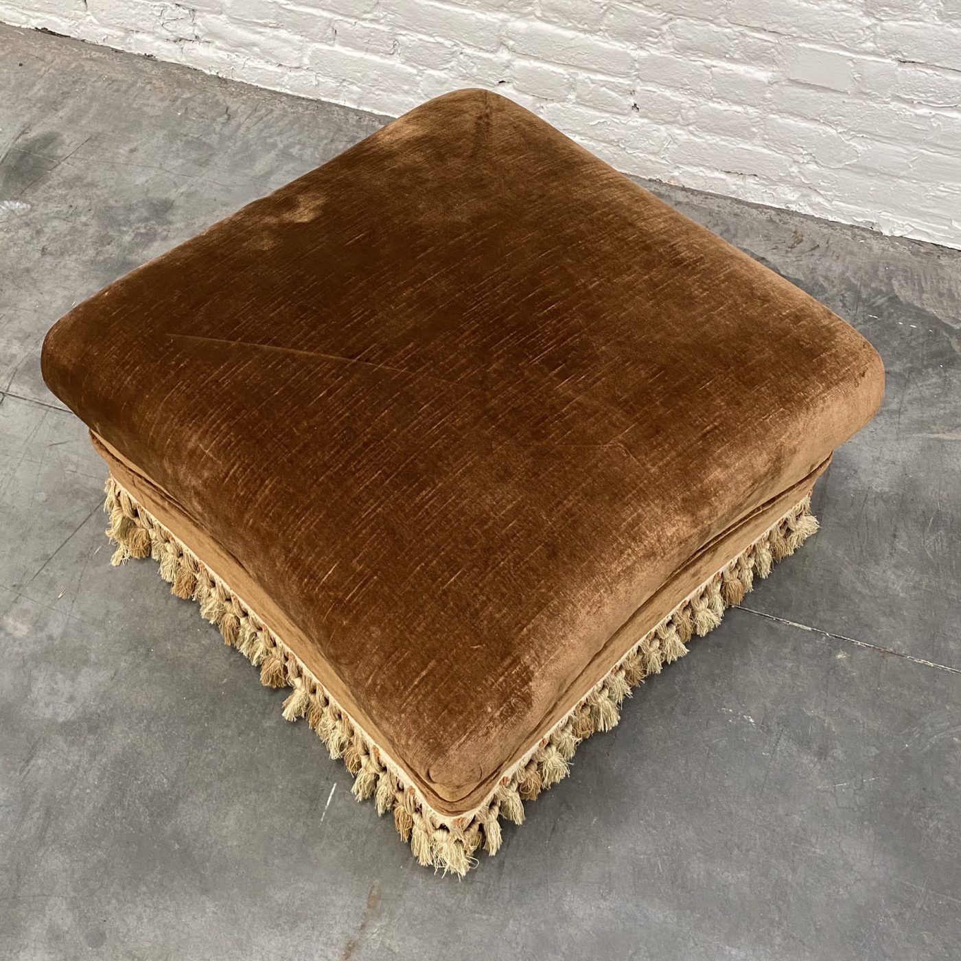 objet-vagabond-square-stool0000