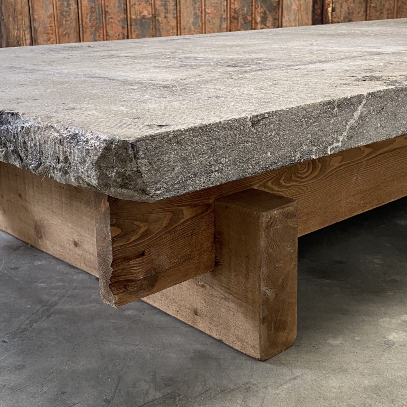 objet-vagabond-stone-table0002