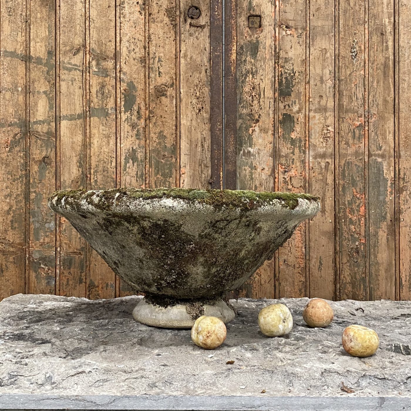 objet-vagabond-concrete-planter0000