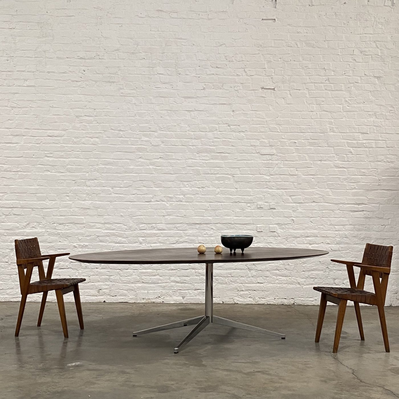 objet-vagabond-knoll-table0002