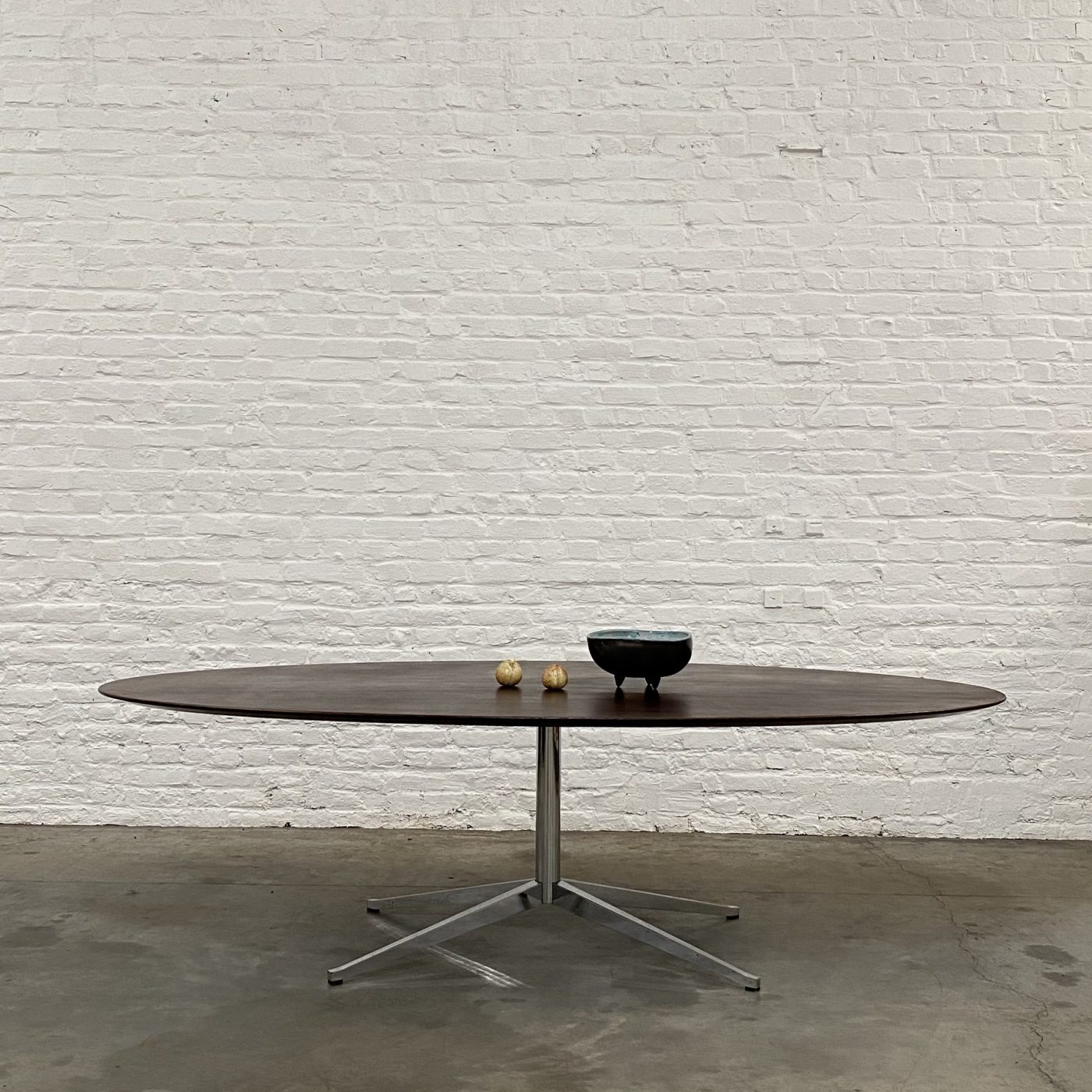 objet-vagabond-knoll-table0005